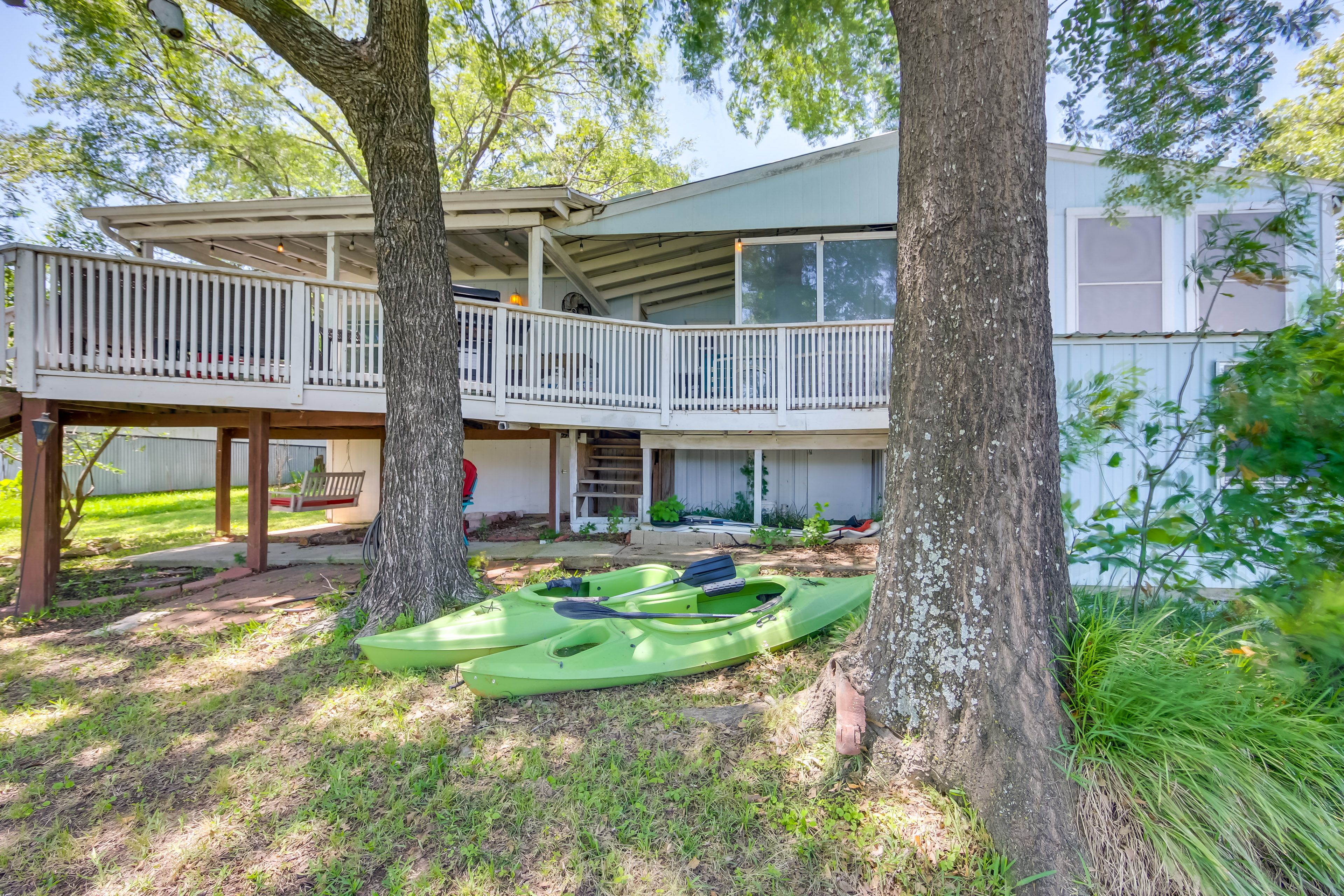 Yard | Fire Pit | Kayaks