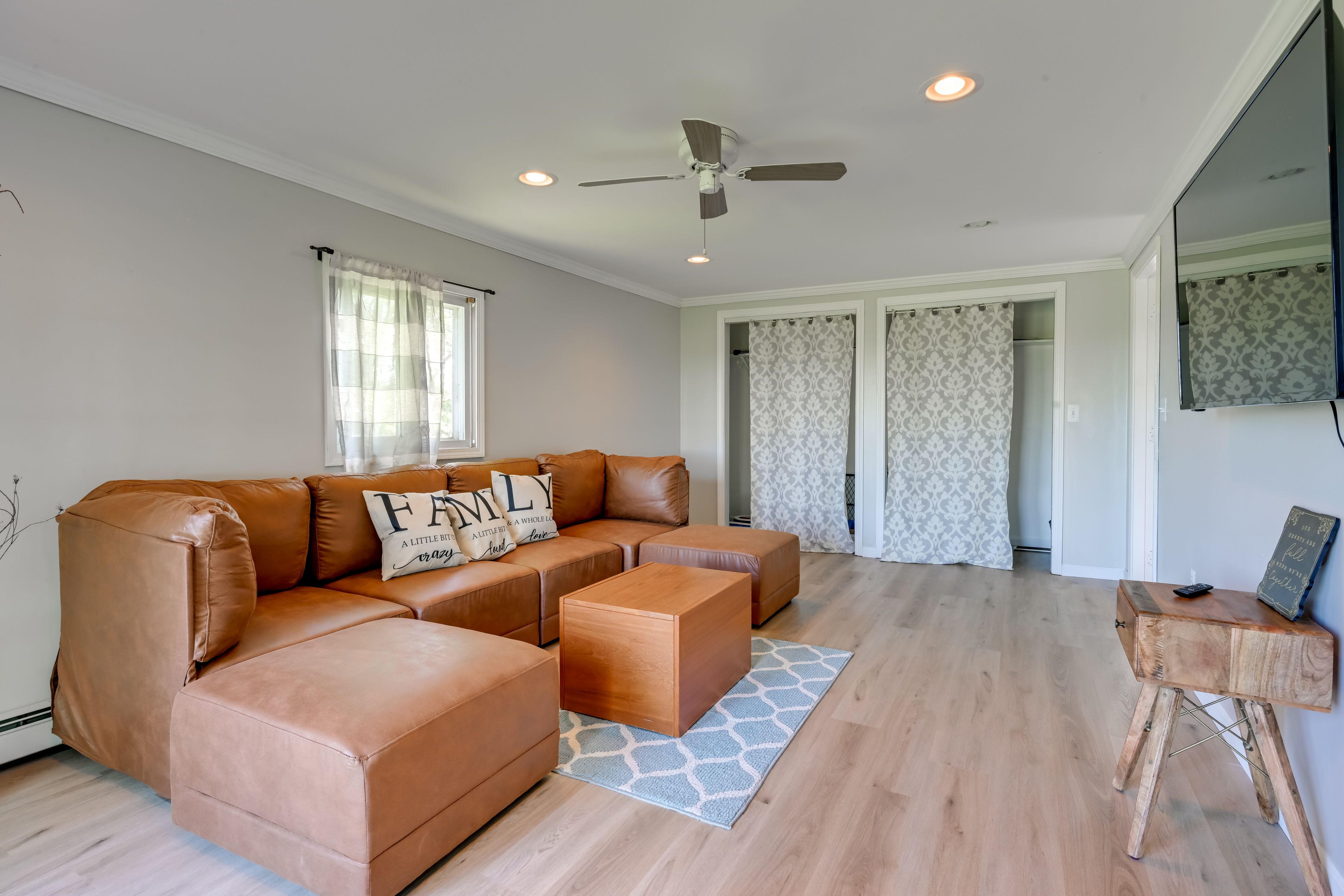 Family Room | Smart TV