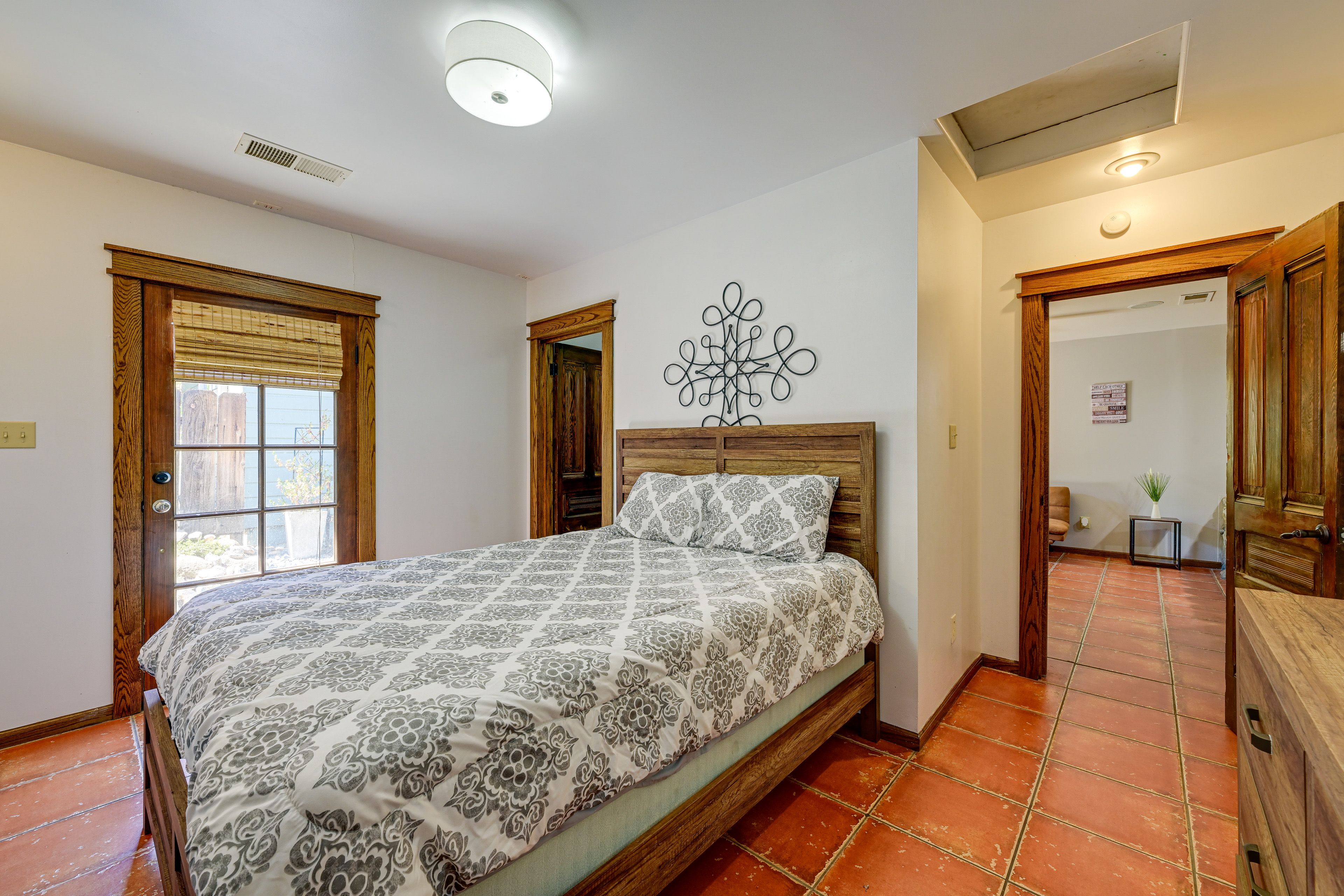 Bedroom 2 | Queen Bed | 1st Floor