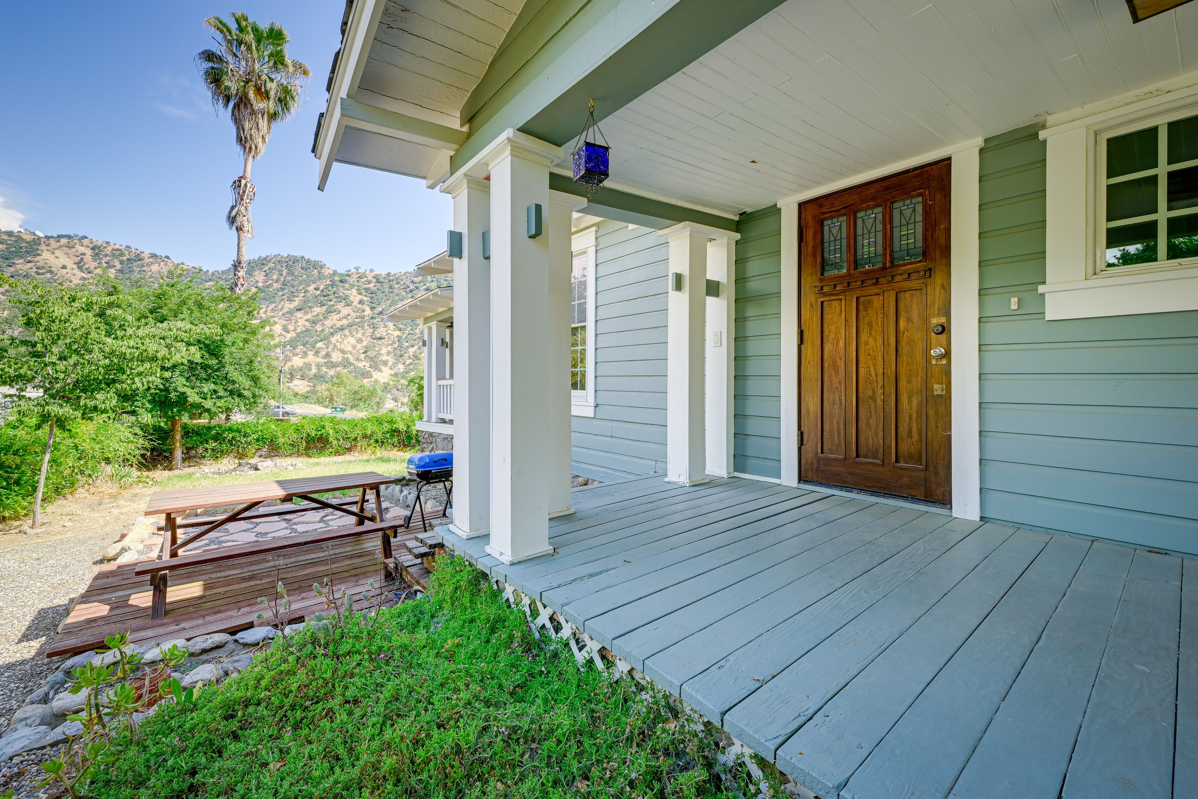 House Exterior | Deck
