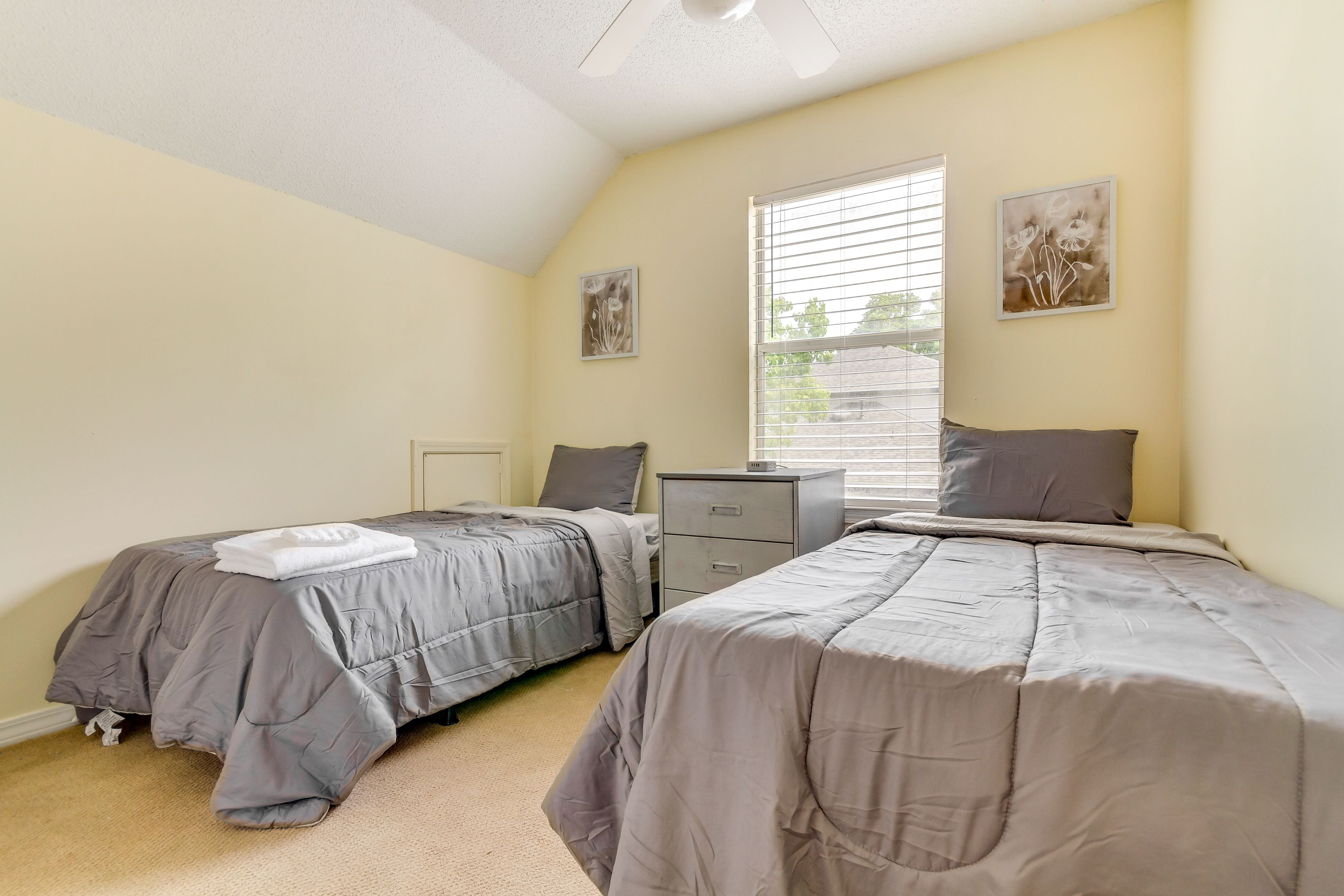 Bedroom 4 | 2 Twin Beds