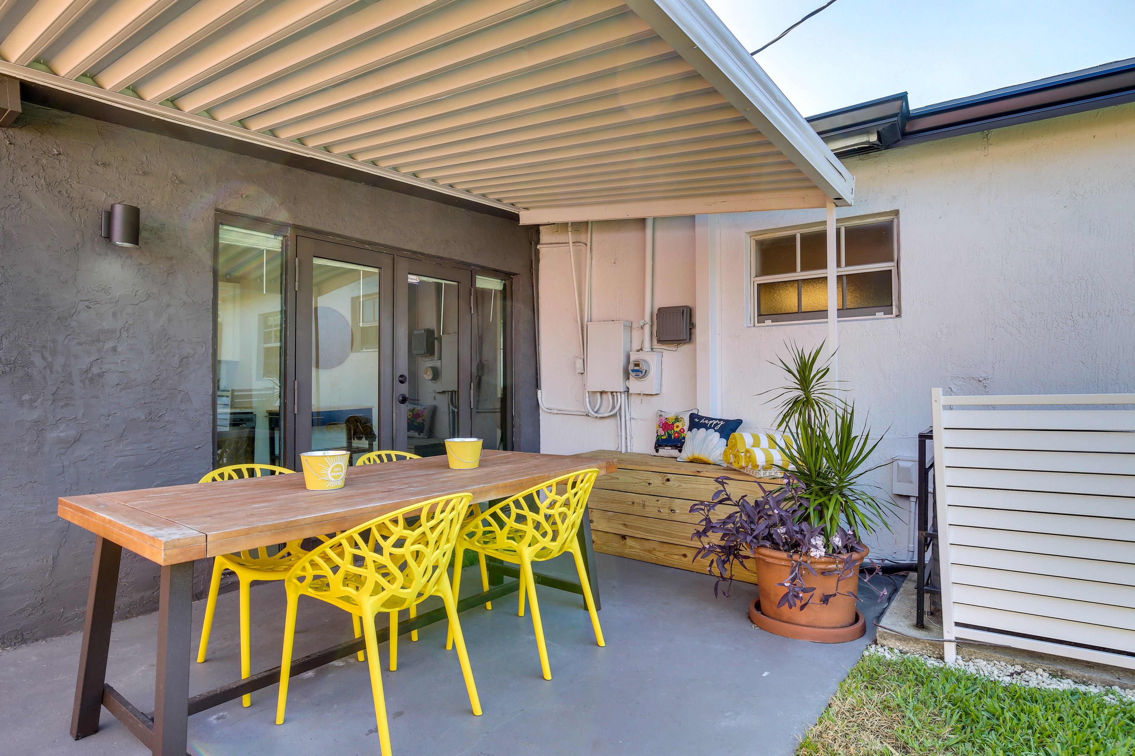 Private Patio | Dining Area