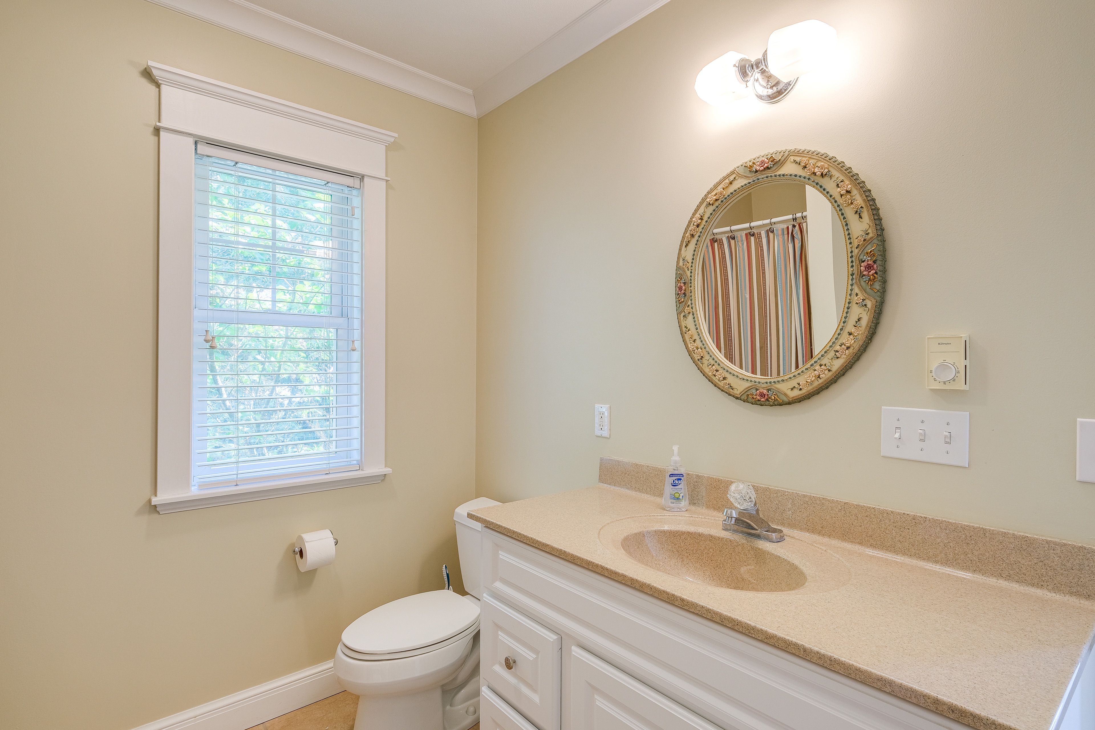 Full Bathroom | Walk-In Shower | Towels Provided