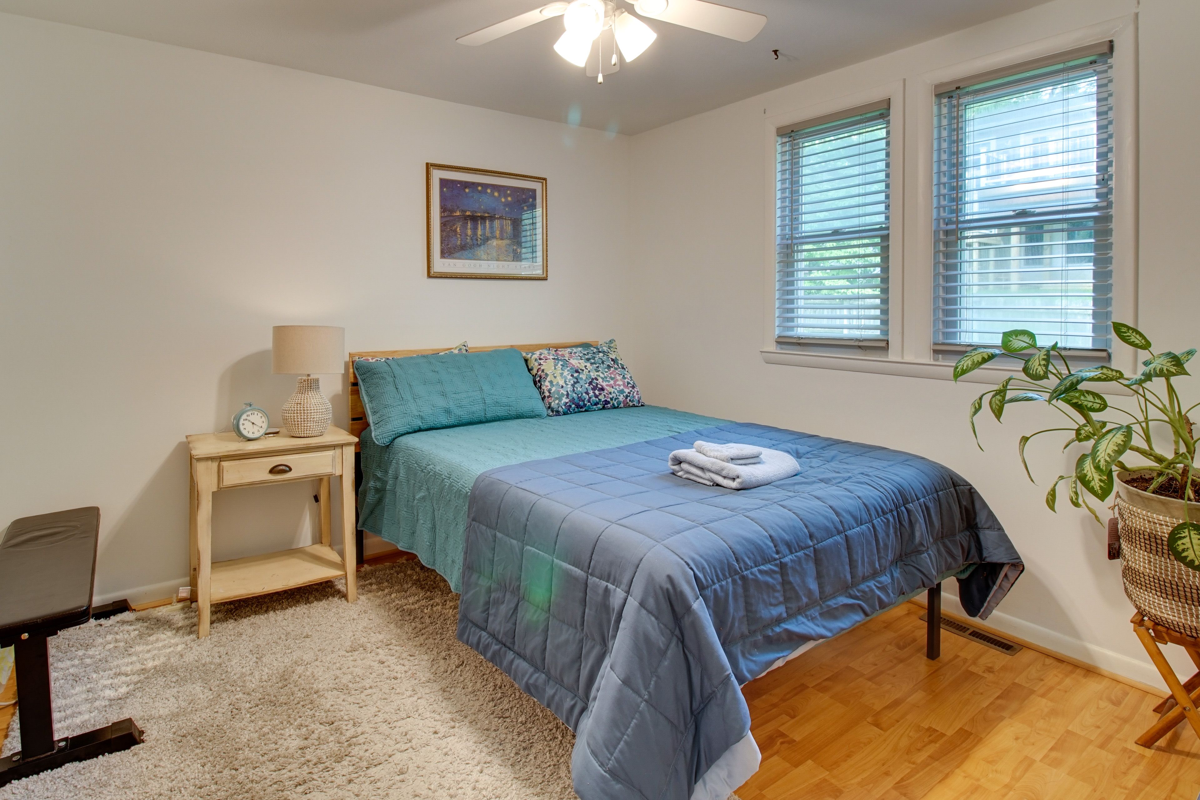 Bedroom 2 | Queen Bed