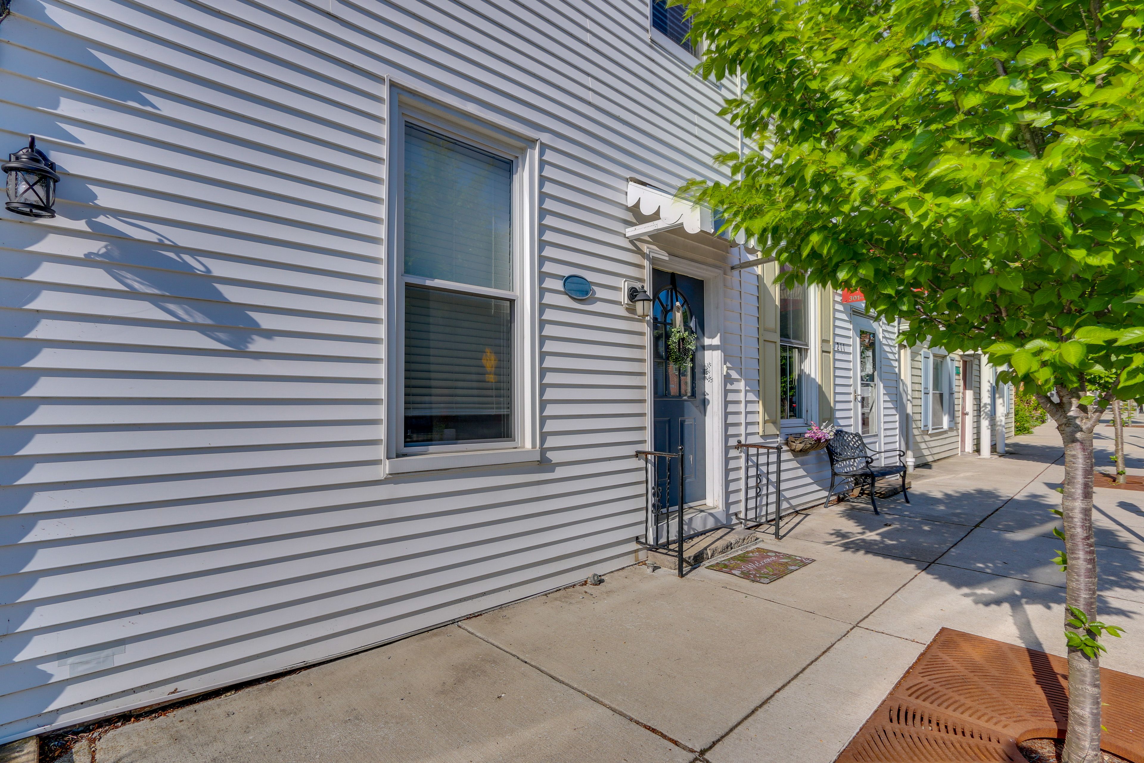Parking | Driveway (2 Vehicles)