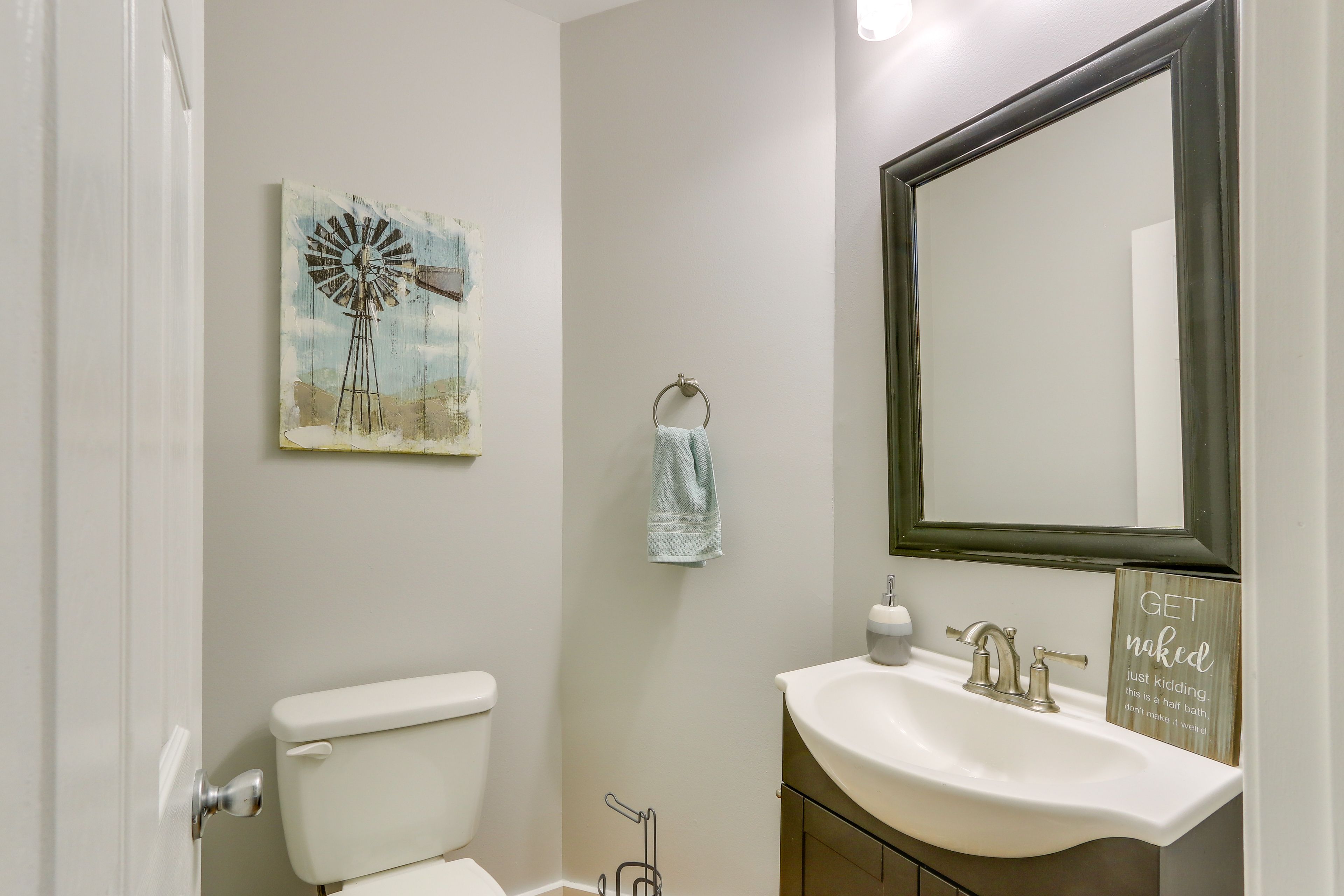 Half Bathroom | 1st Floor | Complimentary Toiletries