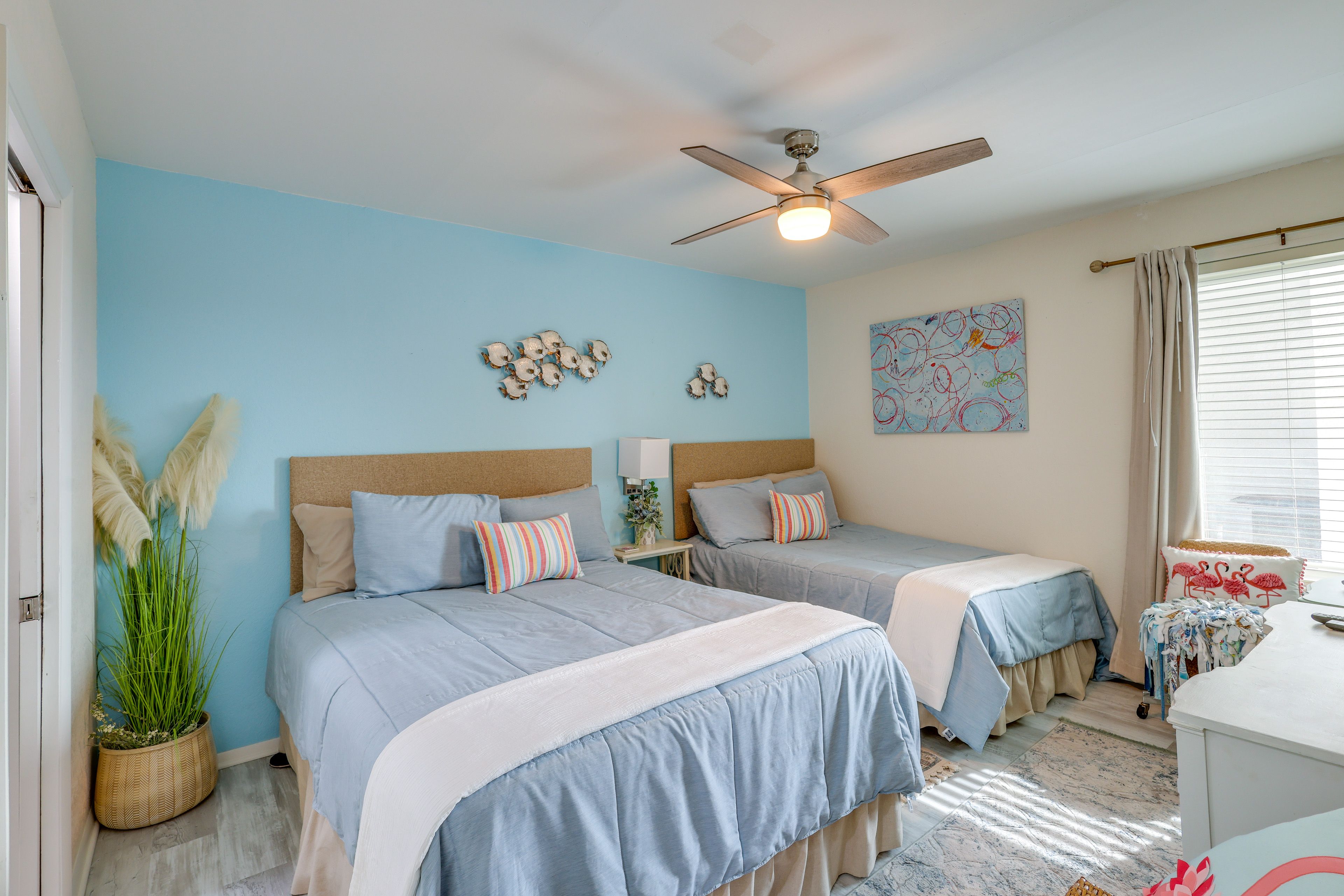 Bedroom 2 | Queen Bed | Full Bed