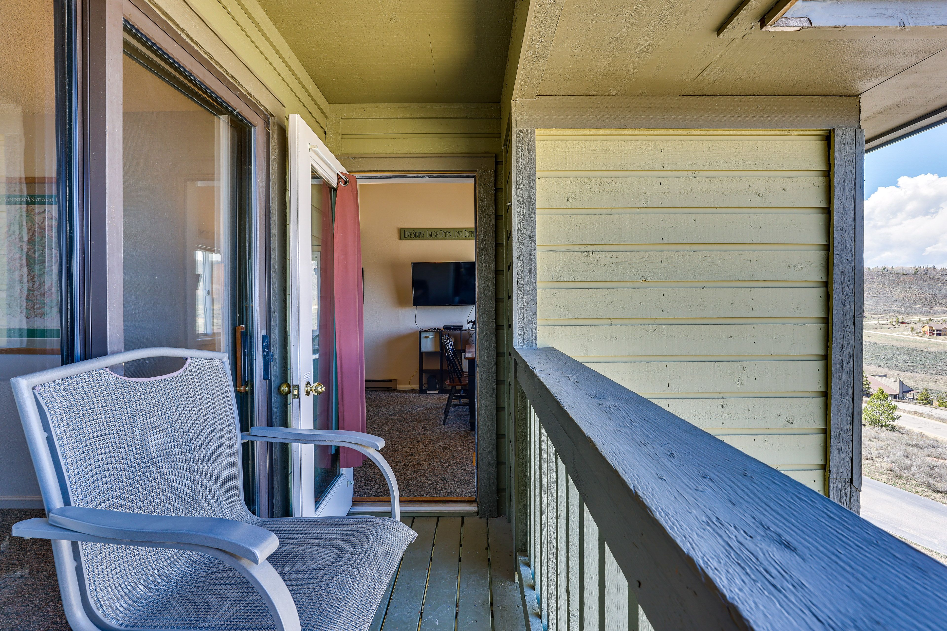 Balcony | Mountain Views