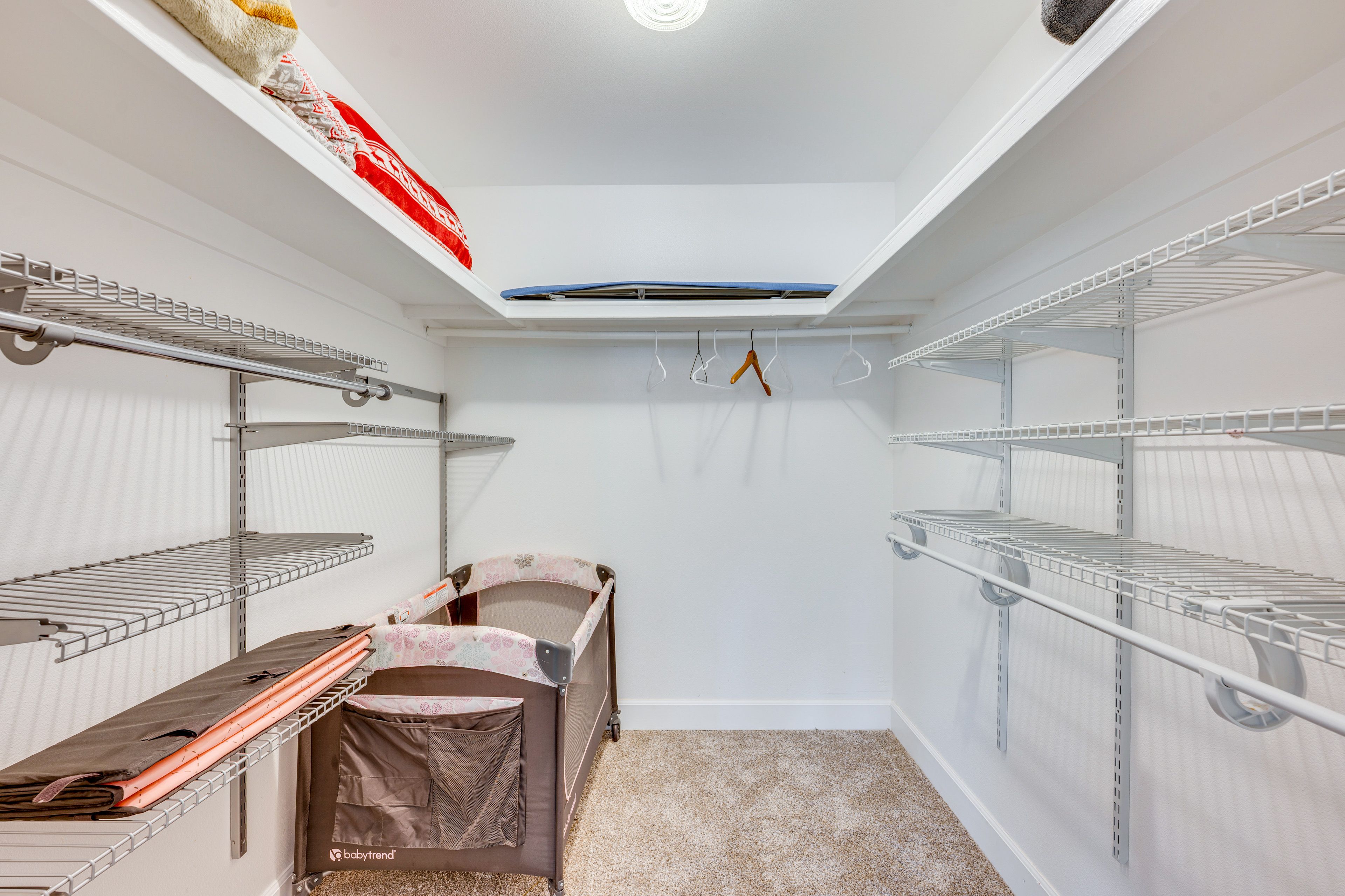 Walk-In Closet | Portable Crib