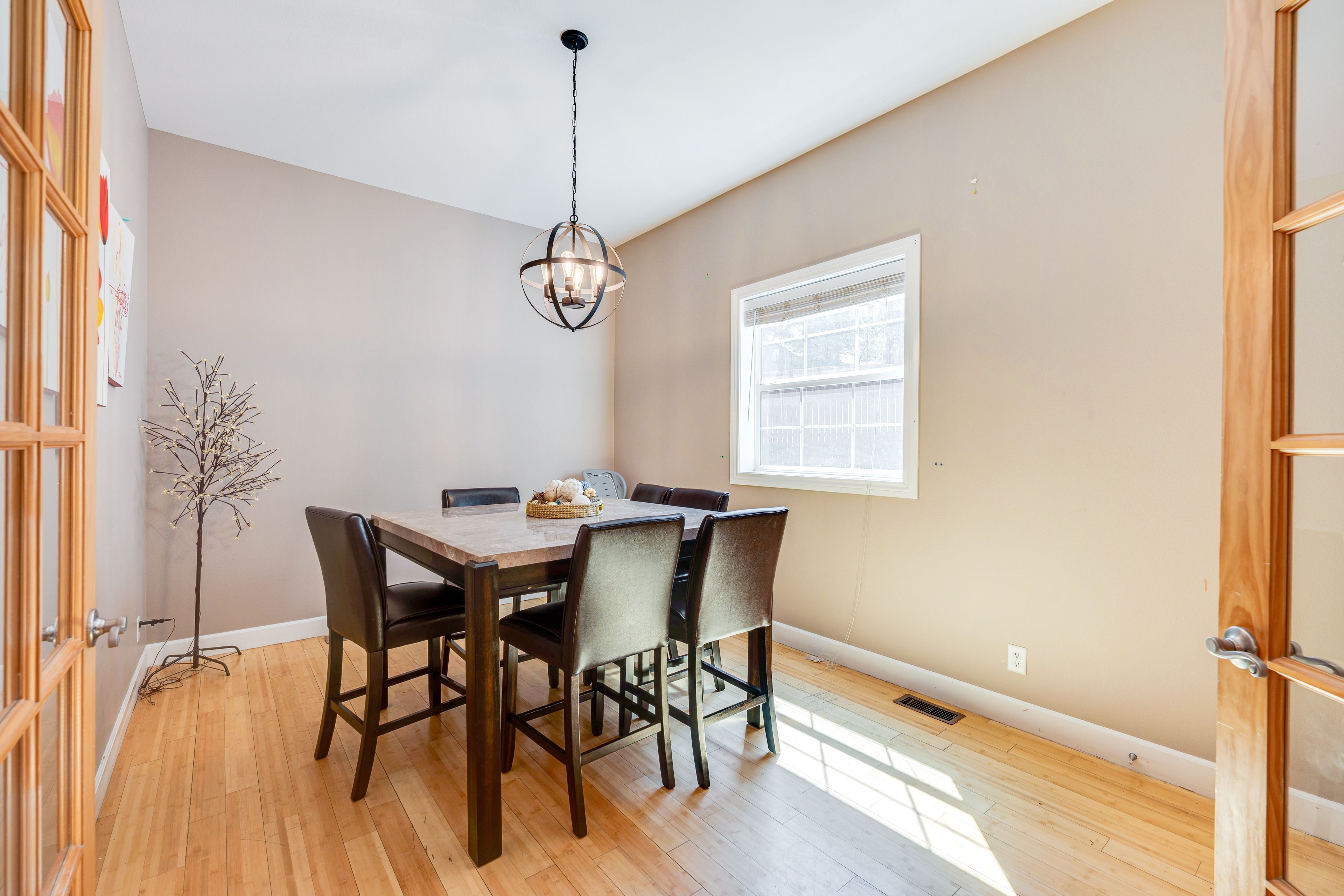 Dining Area | Dishware/Flatware | High Chair