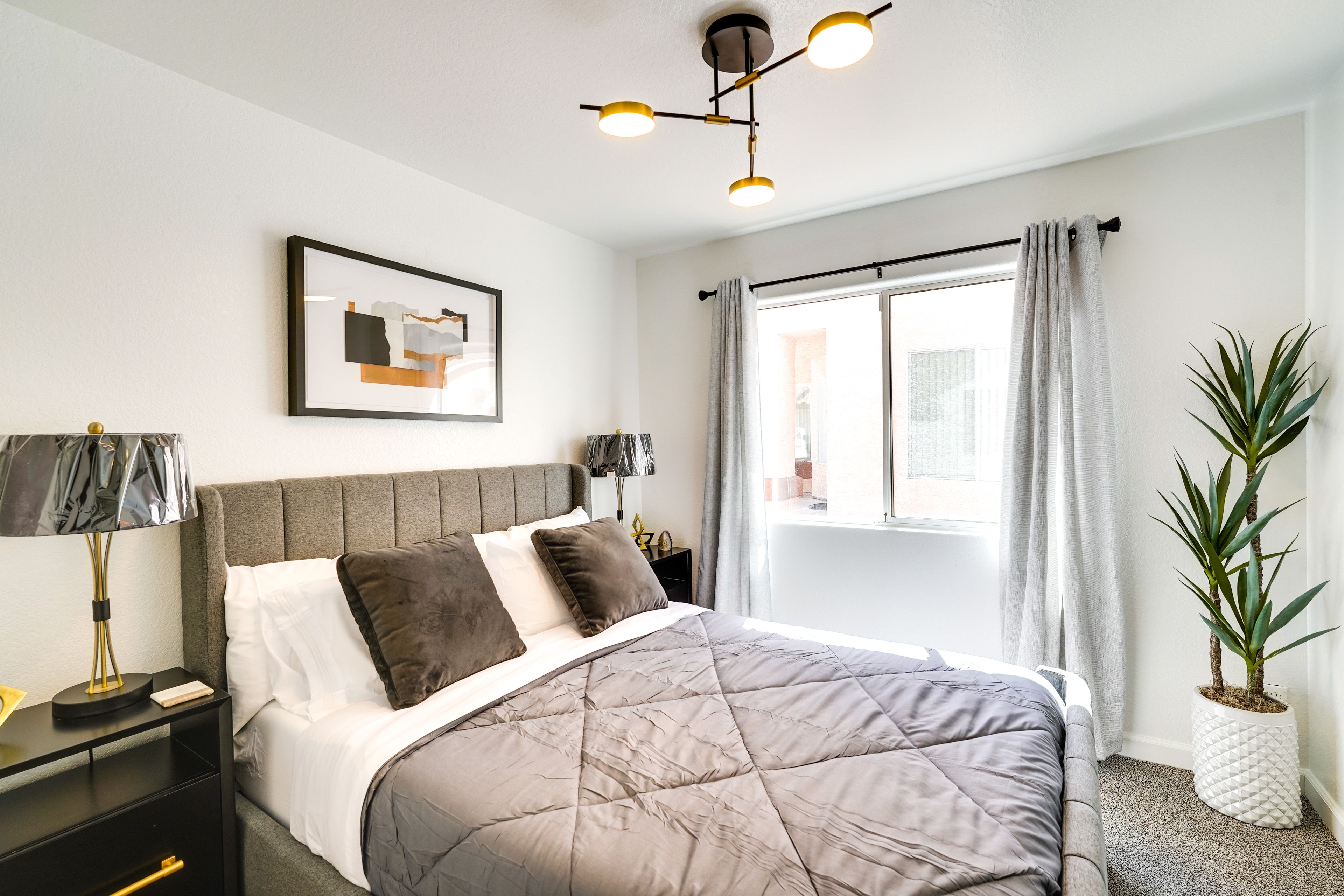 Bedroom 2 | Queen Bed