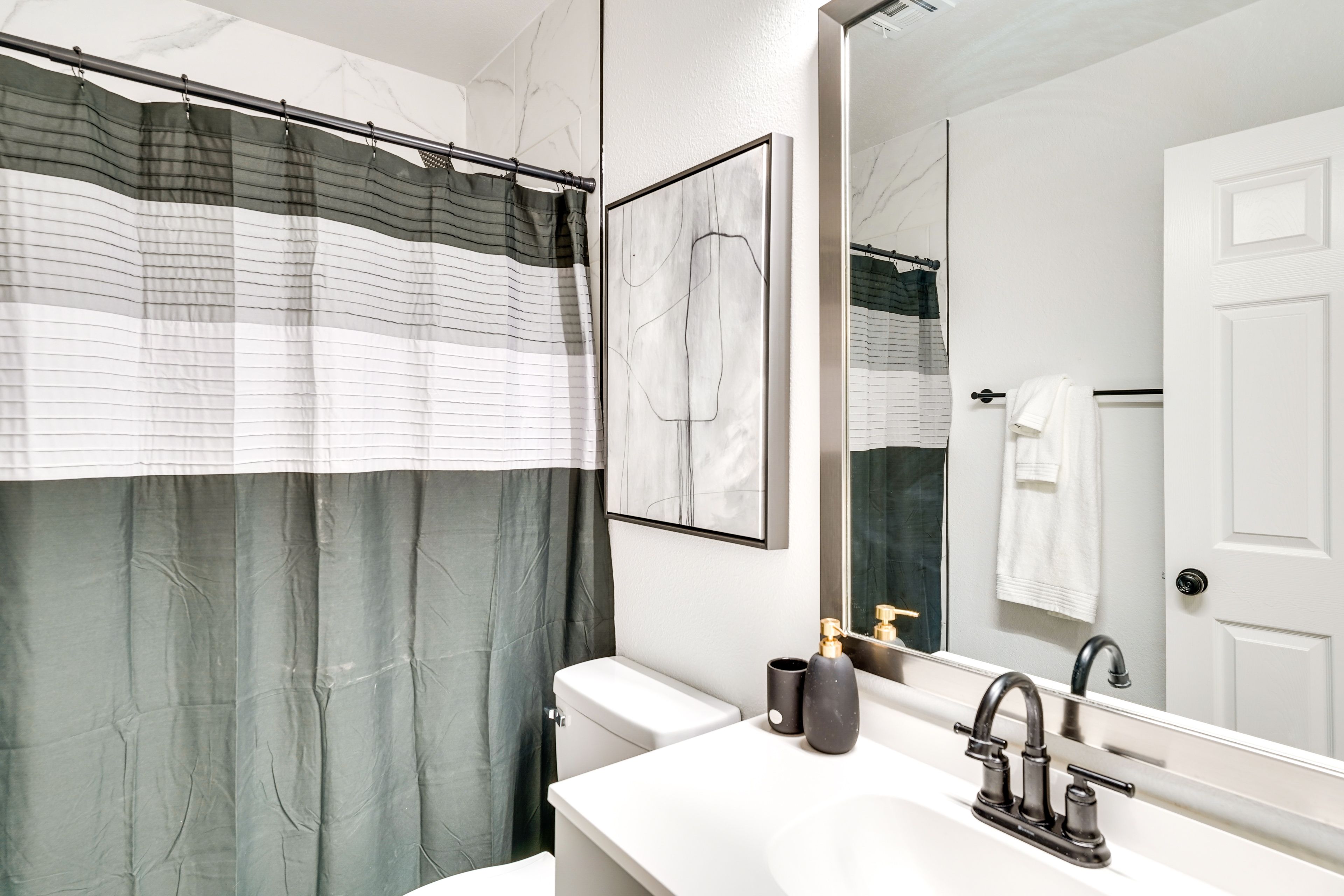 Full Bathroom | Hair Dryer | Iron & Board