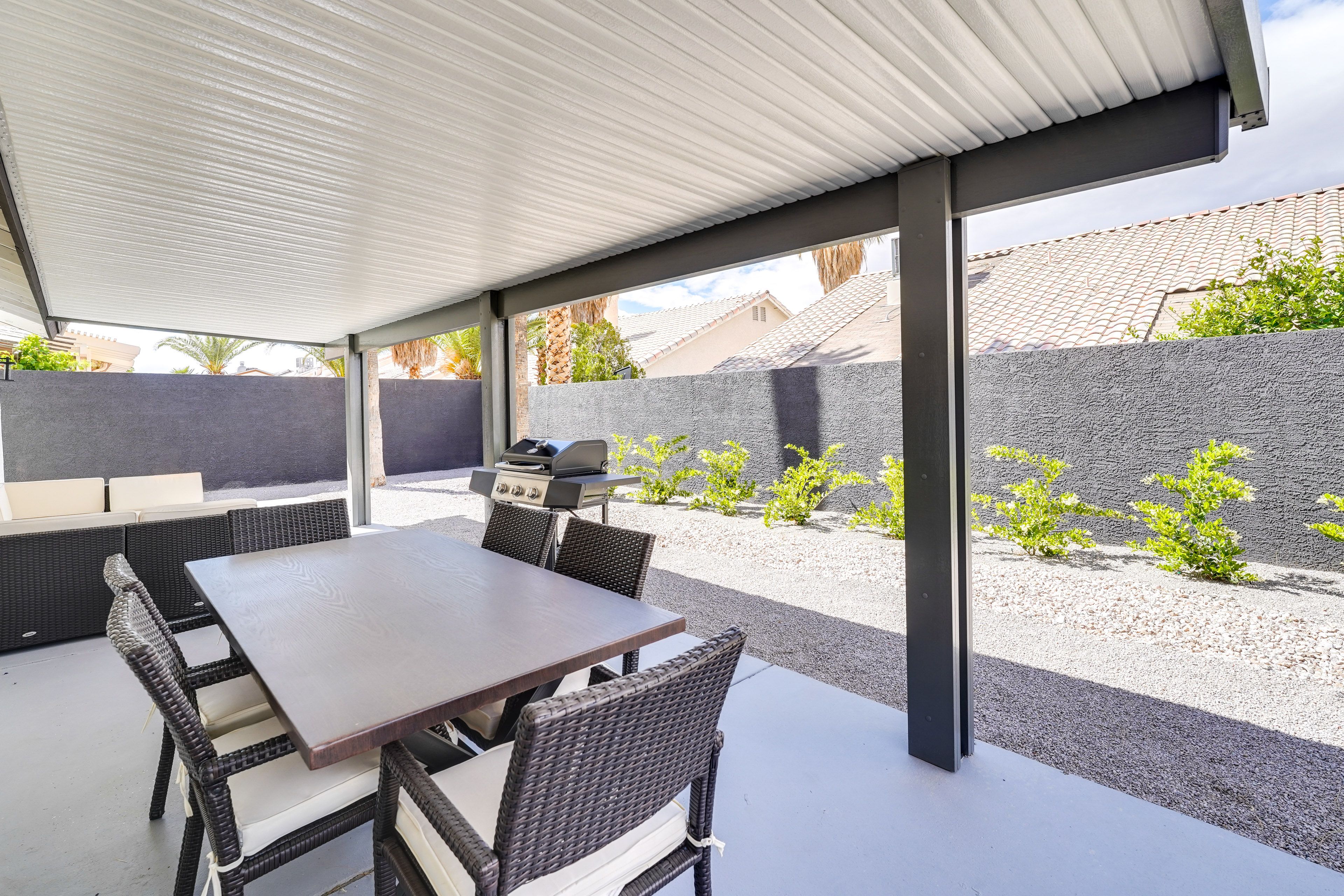 Backyard | Patio | Gas Grill | Fire Pit