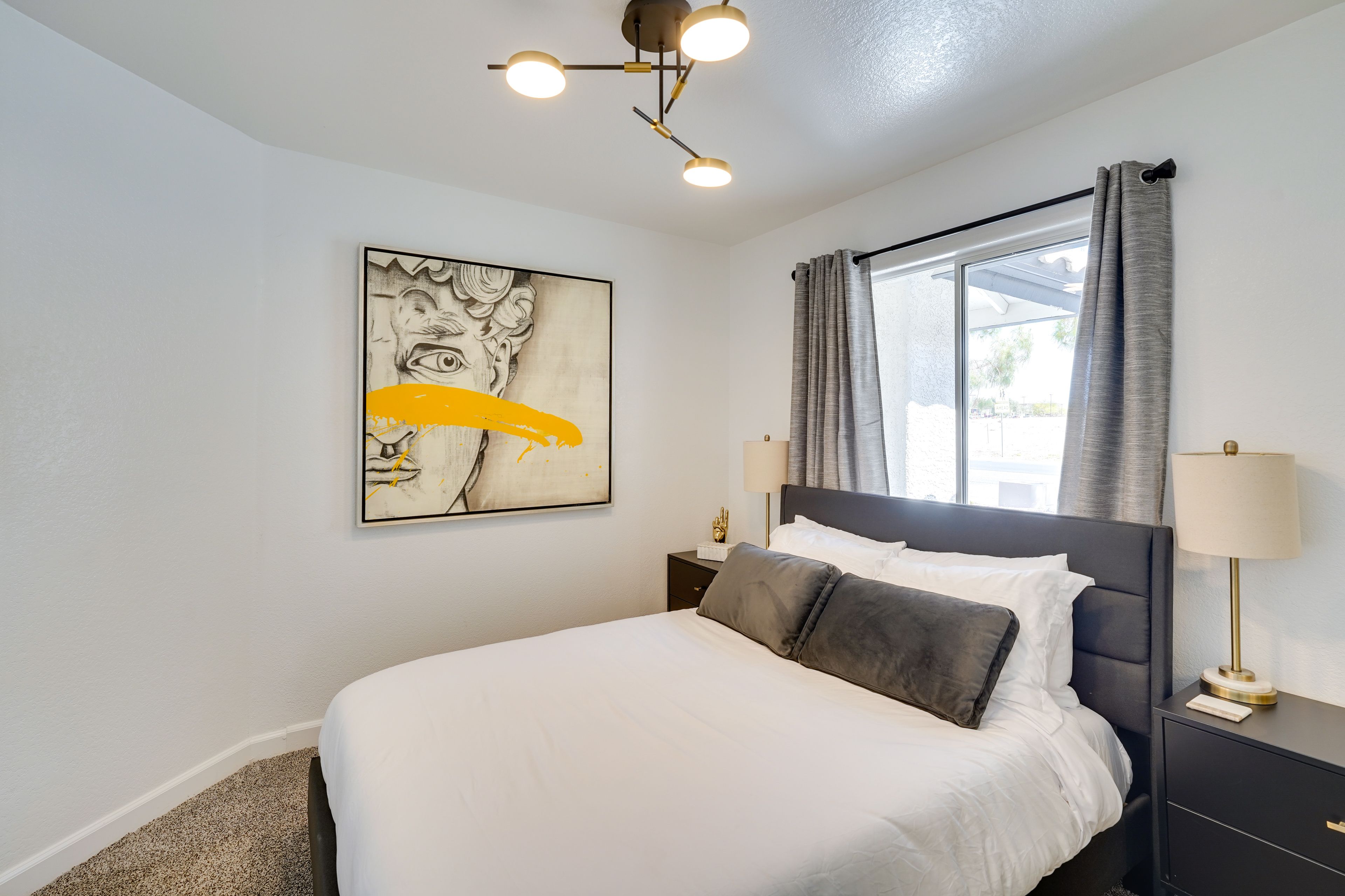 Bedroom 3 | Queen Bed