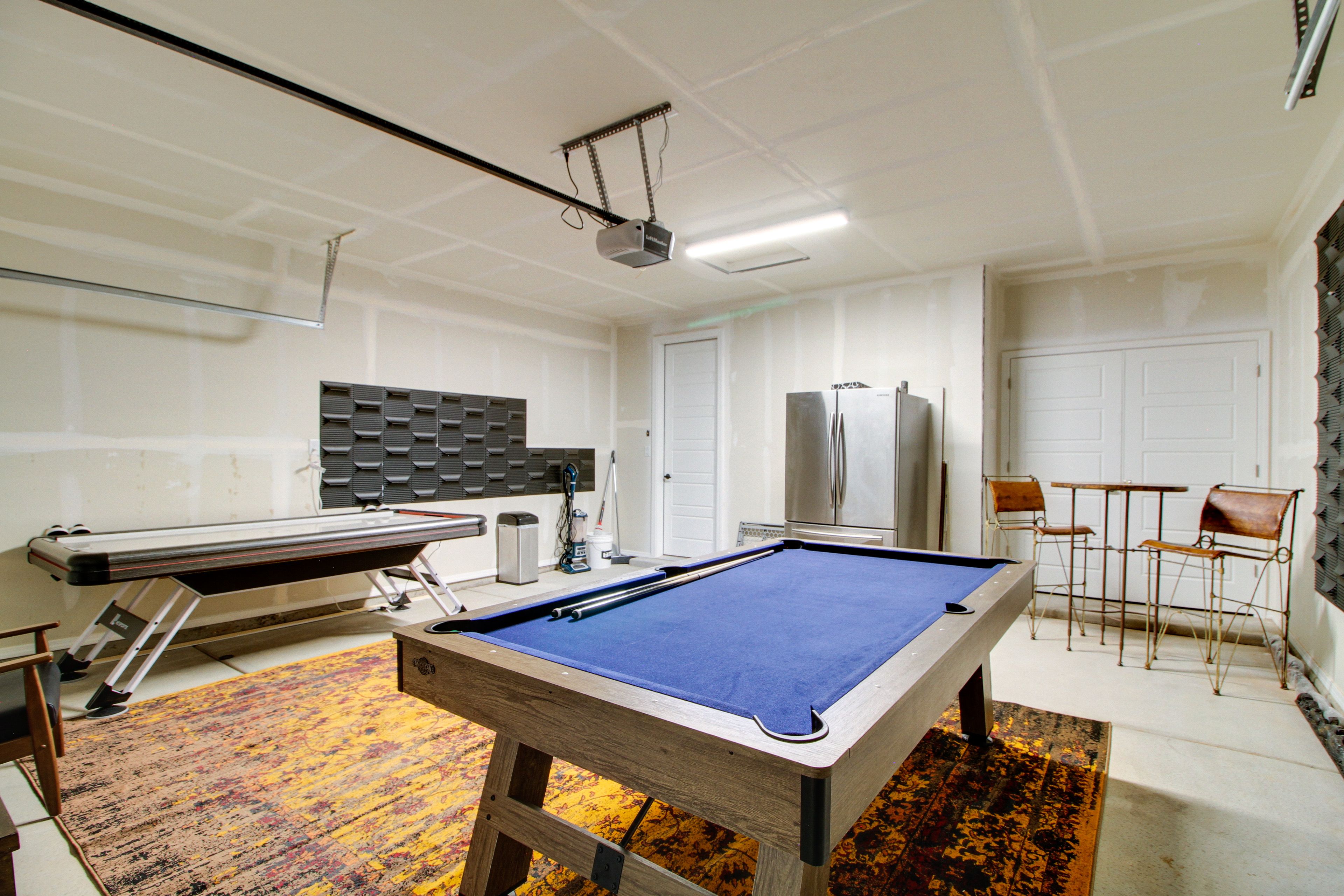 Garage Game Room | Pool Table | Air Hockey Table