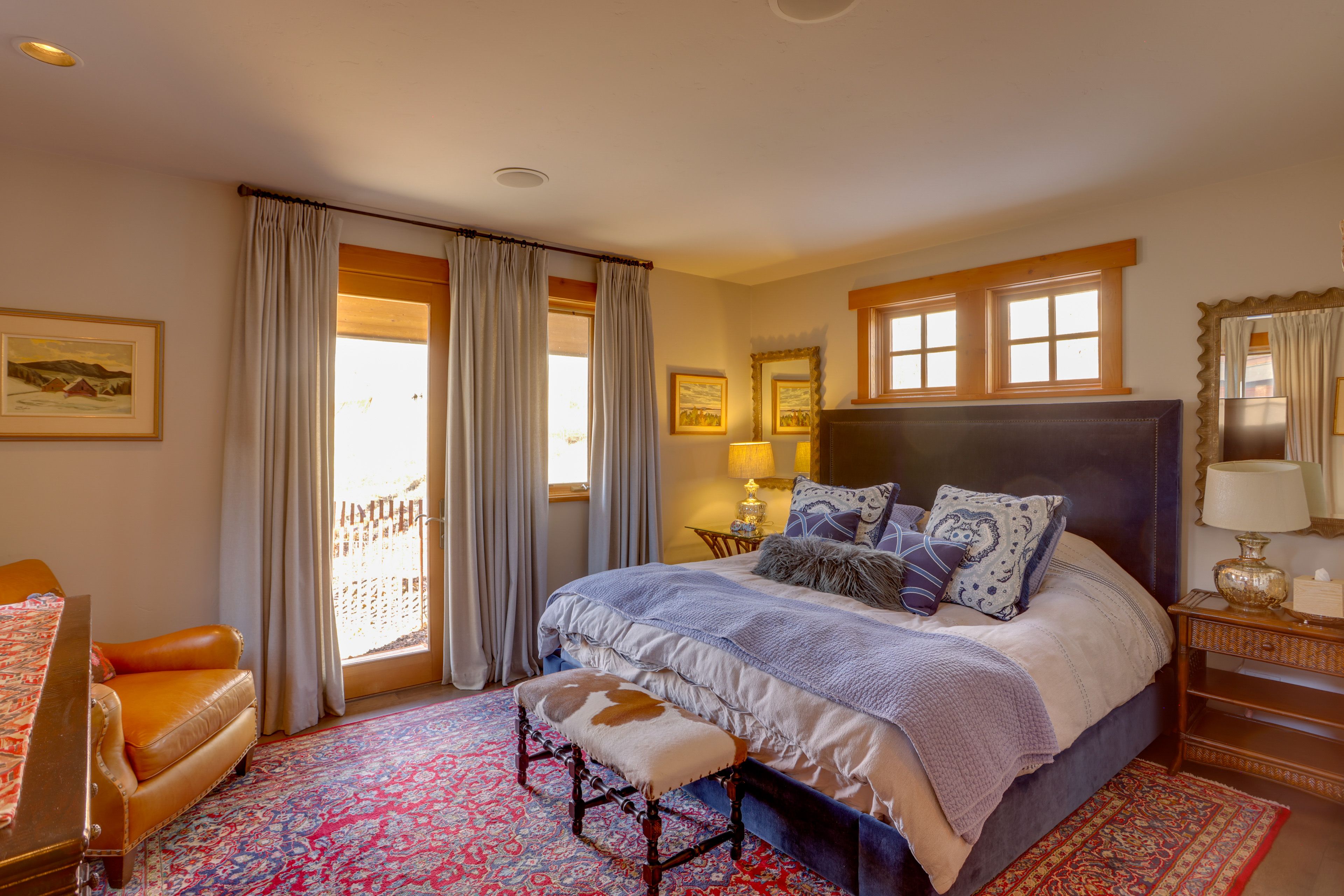 Bedroom 2 (Suite) | King Bed | Smart TV | 1st Floor