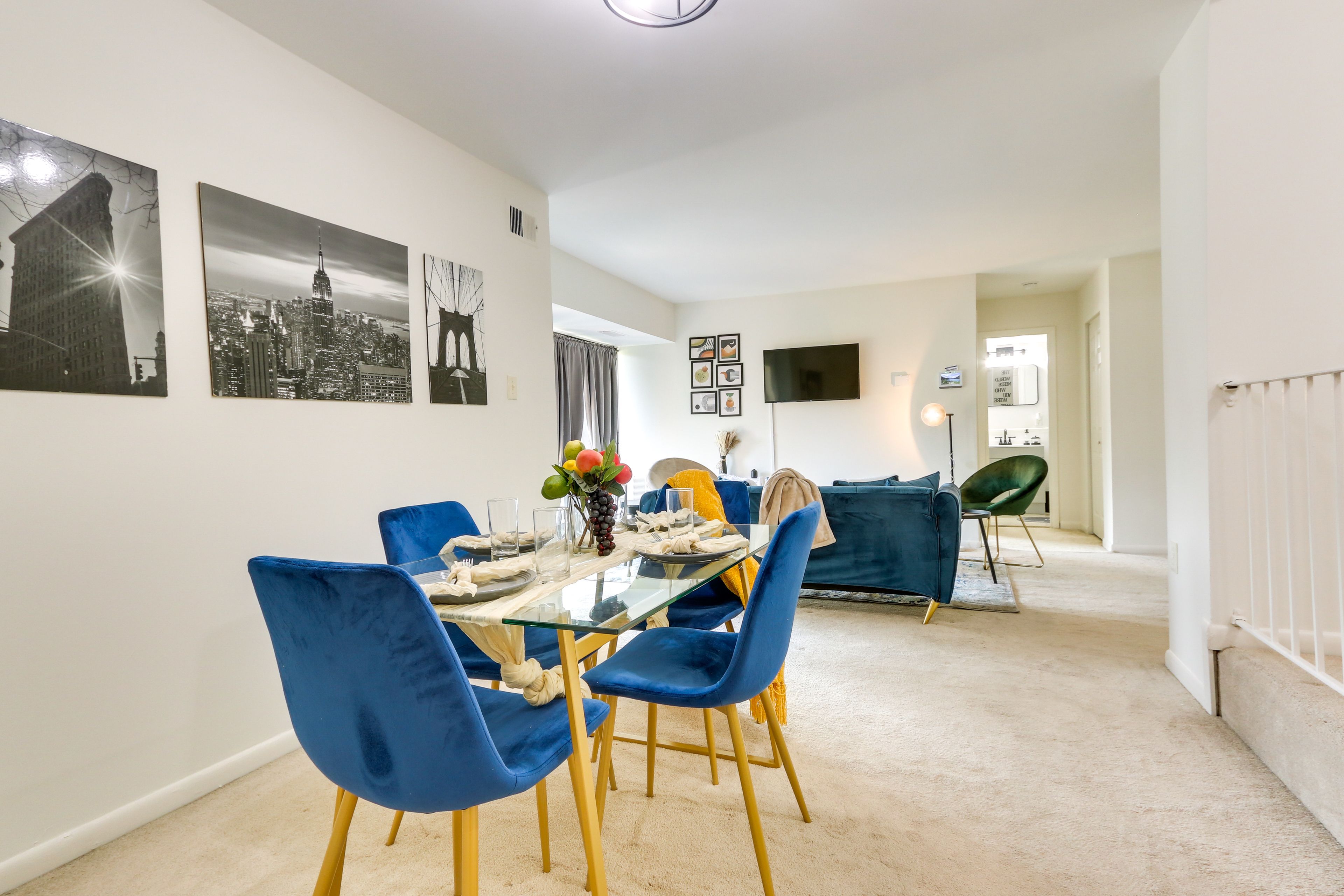 Dining Room | Dishware & Flatware Provided
