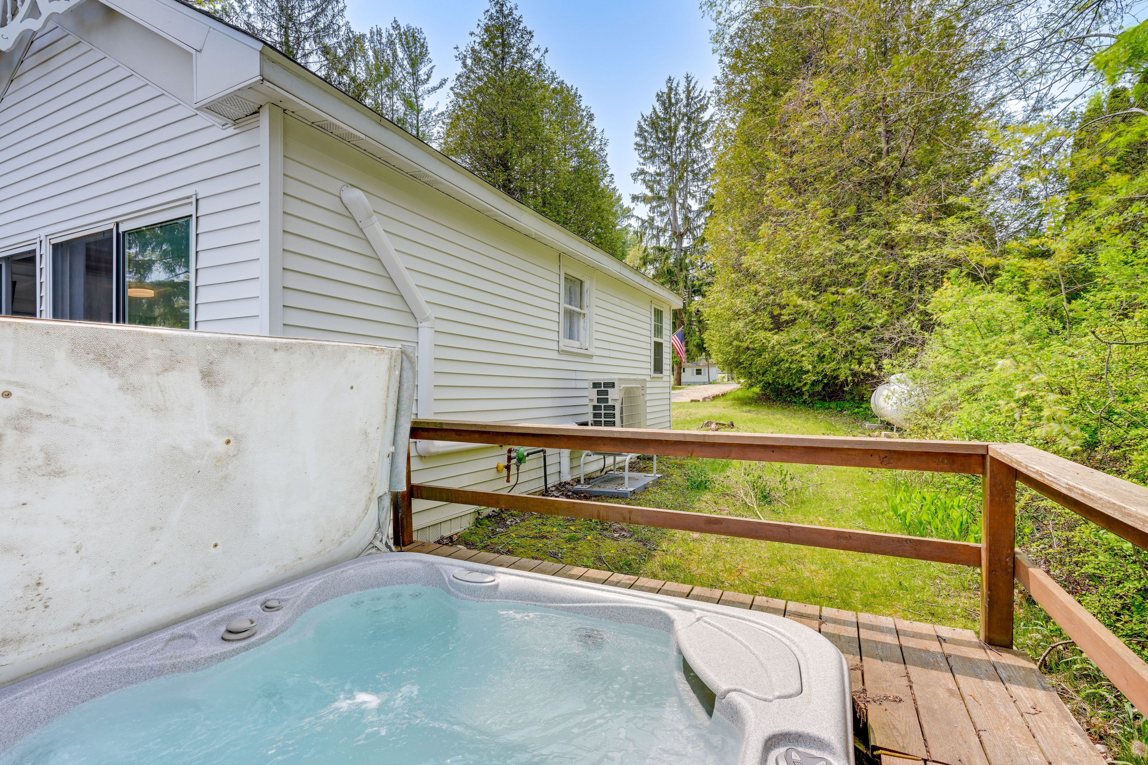 Deck | Private Hot Tub
