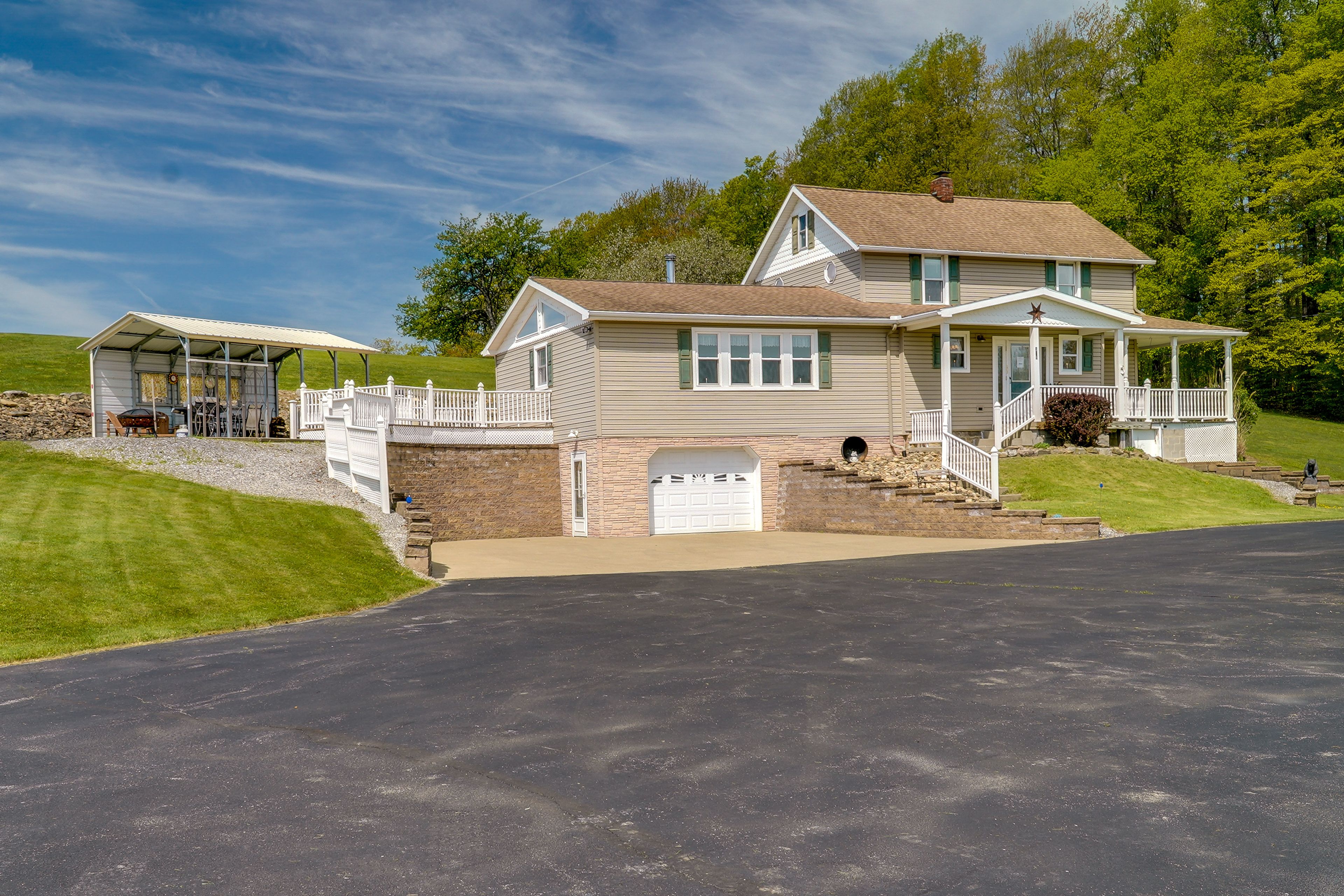 Parking | Driveway (6 Vehicles)