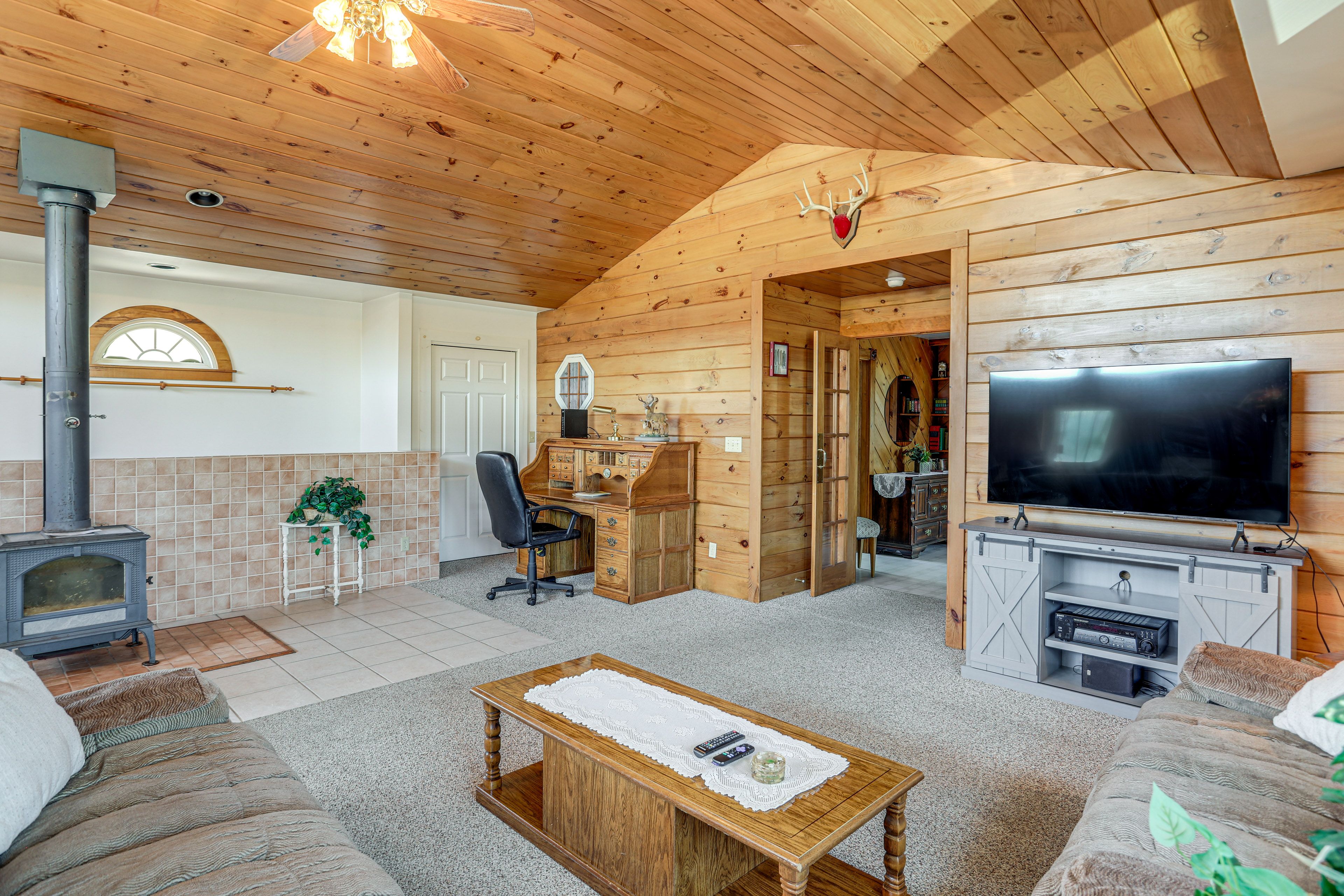 Living Room | Free WiFi