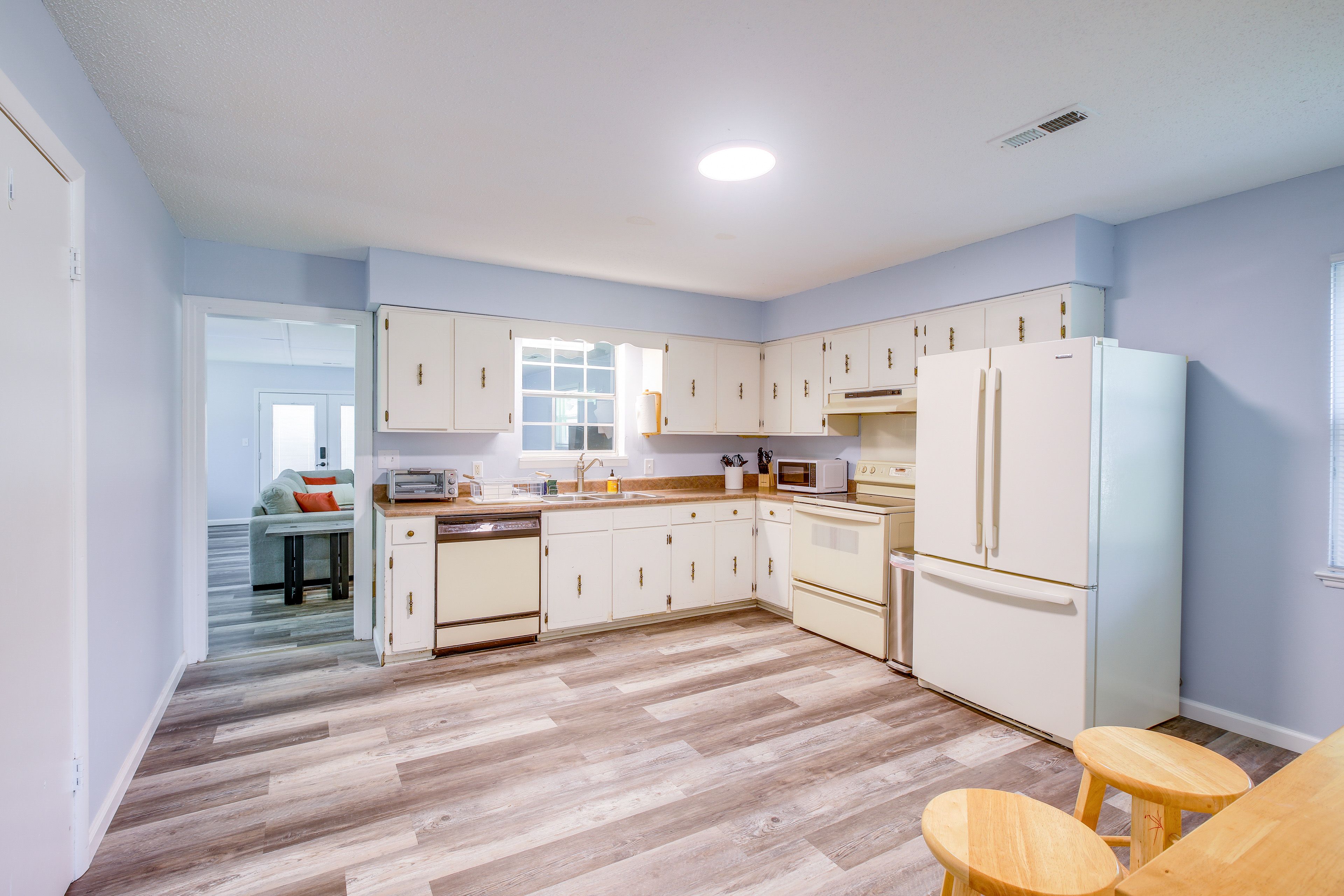 Kitchen | Toaster Oven | Crockpot | Spices