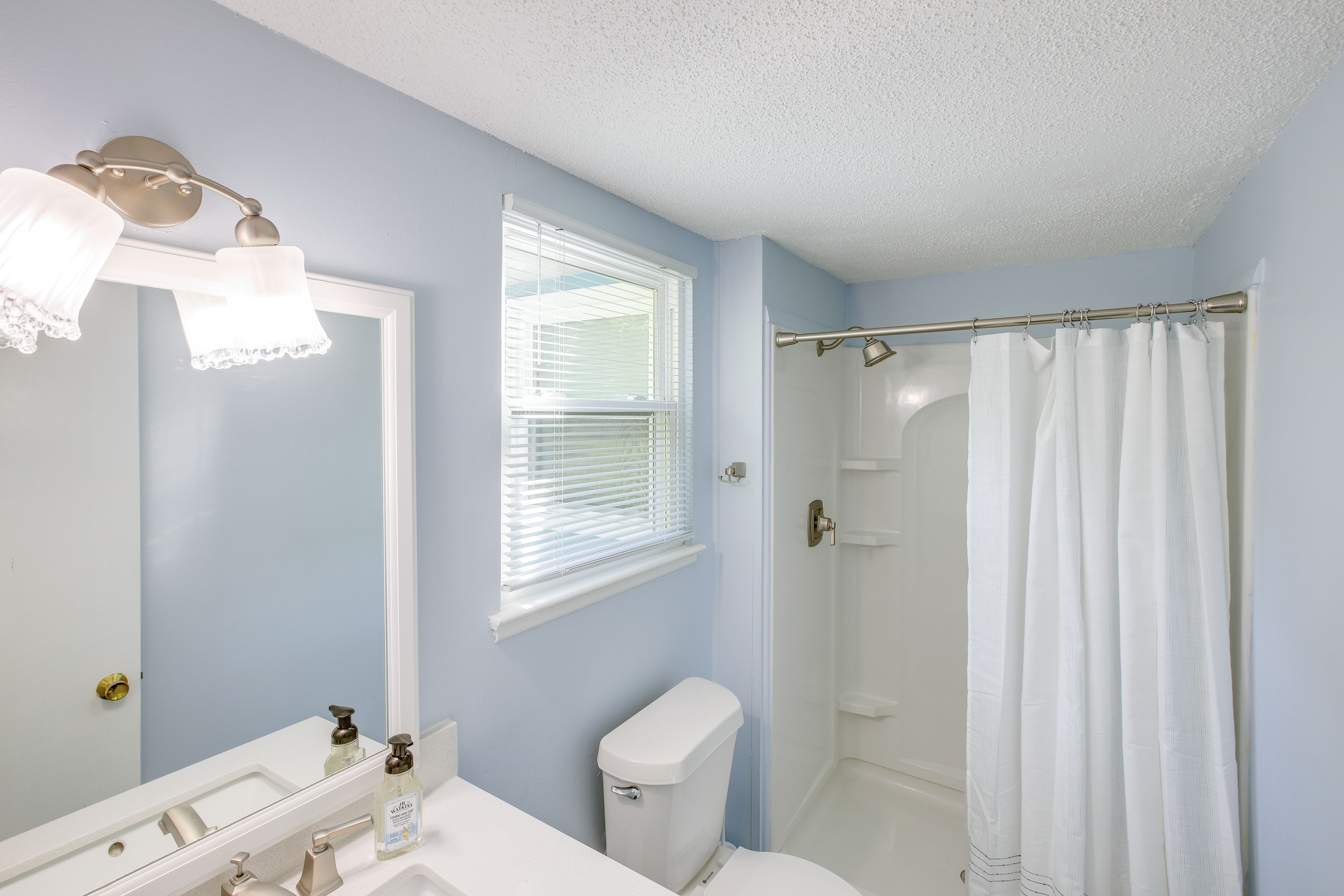 En-Suite Bathroom | Towels Provided