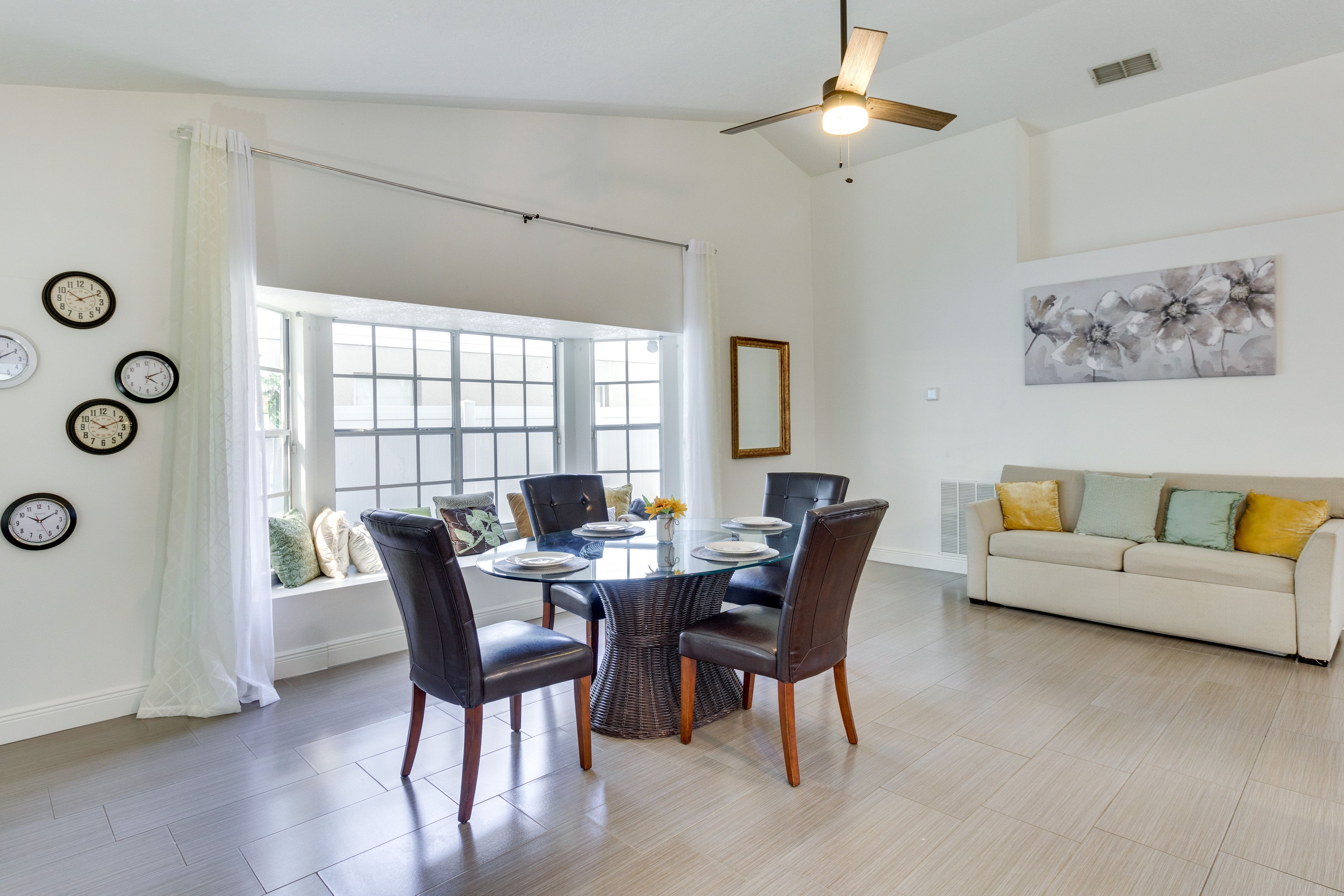 Kitchen/Dining Area | Full Sleeper Sofa