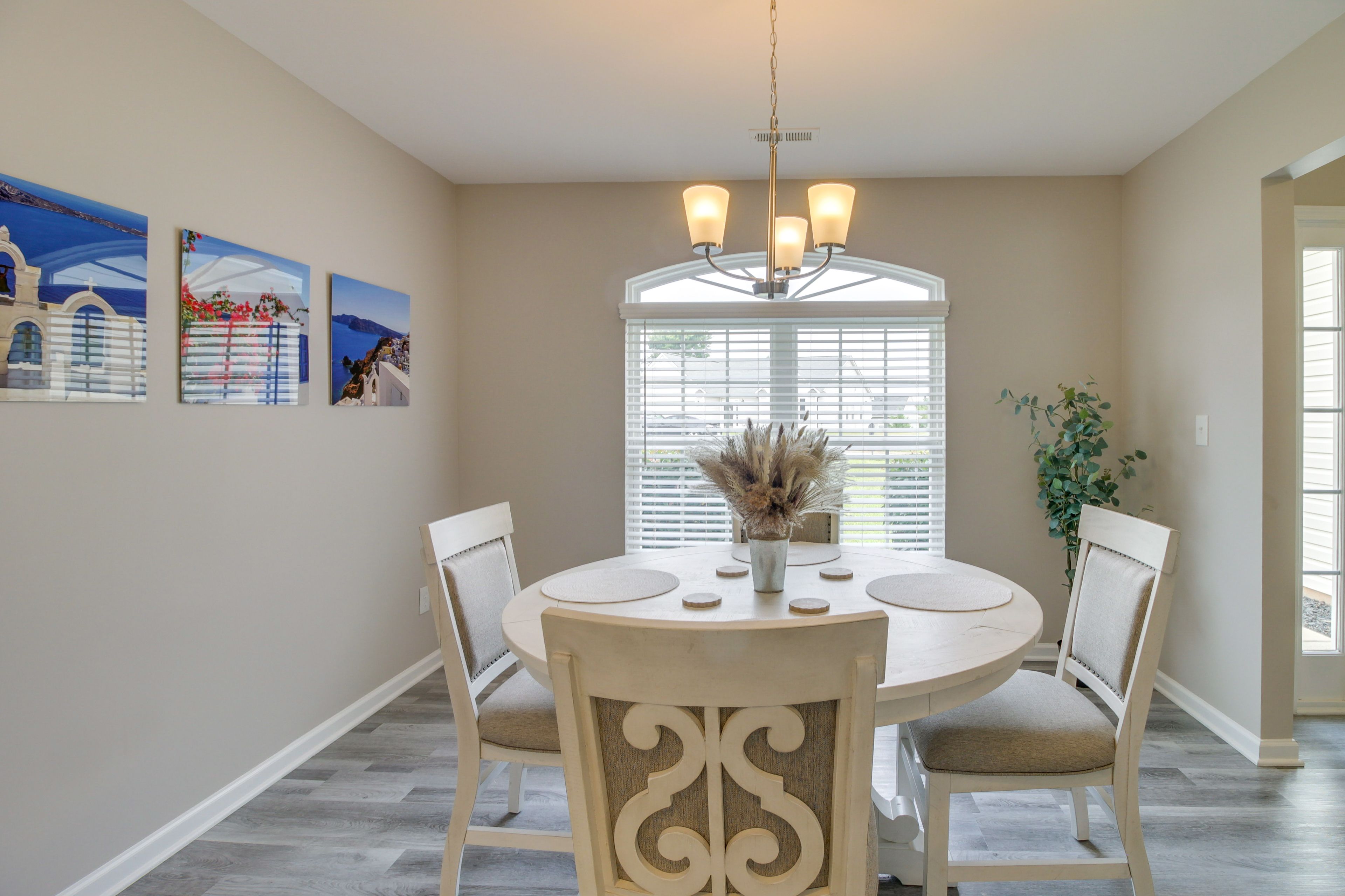 Dining Area | Dining Table | Dishware/Flatware