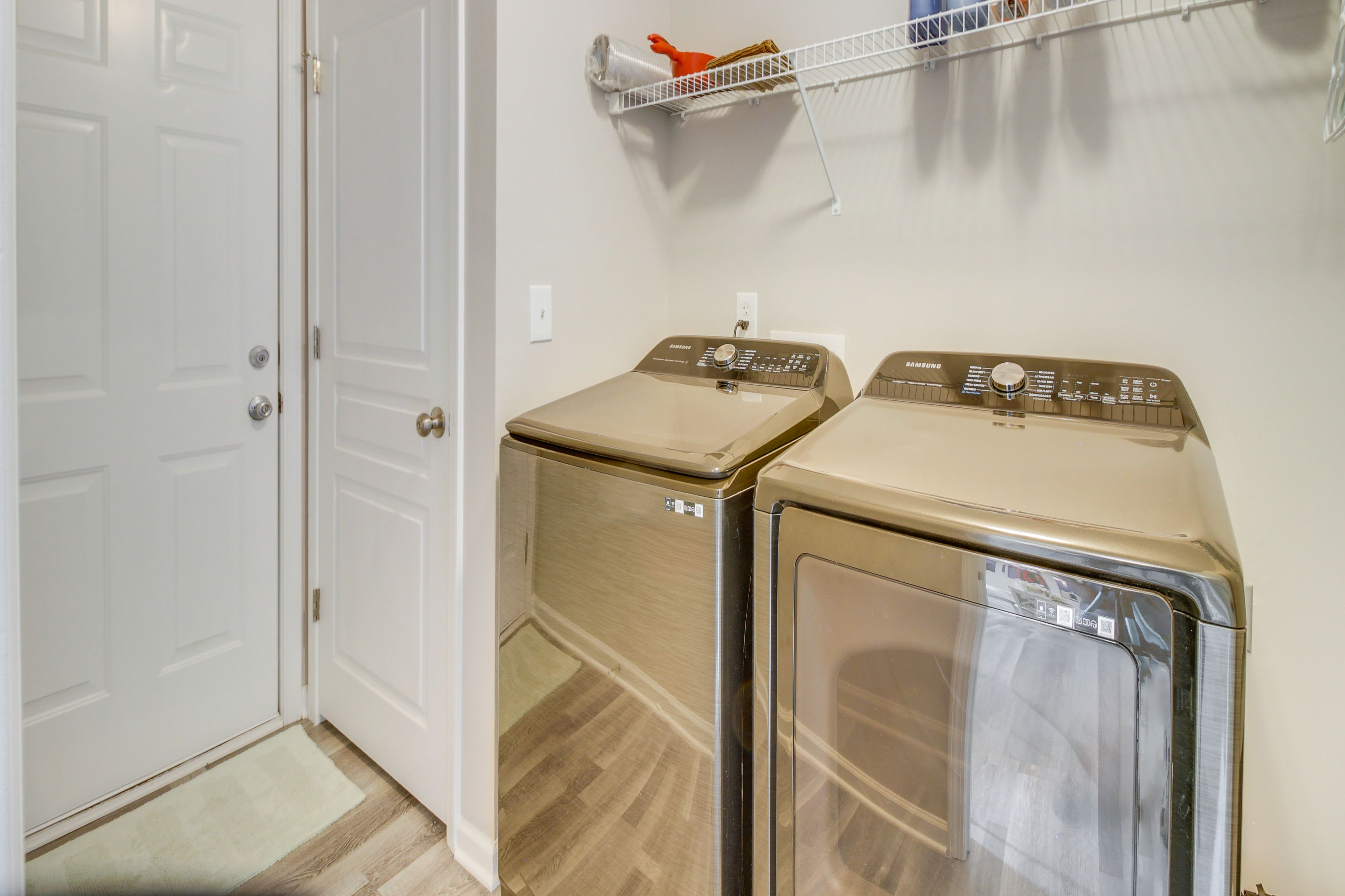 Laundry Area | Washer/Dryer | Hangers | Iron/Board | Trash Bags/Paper Towels