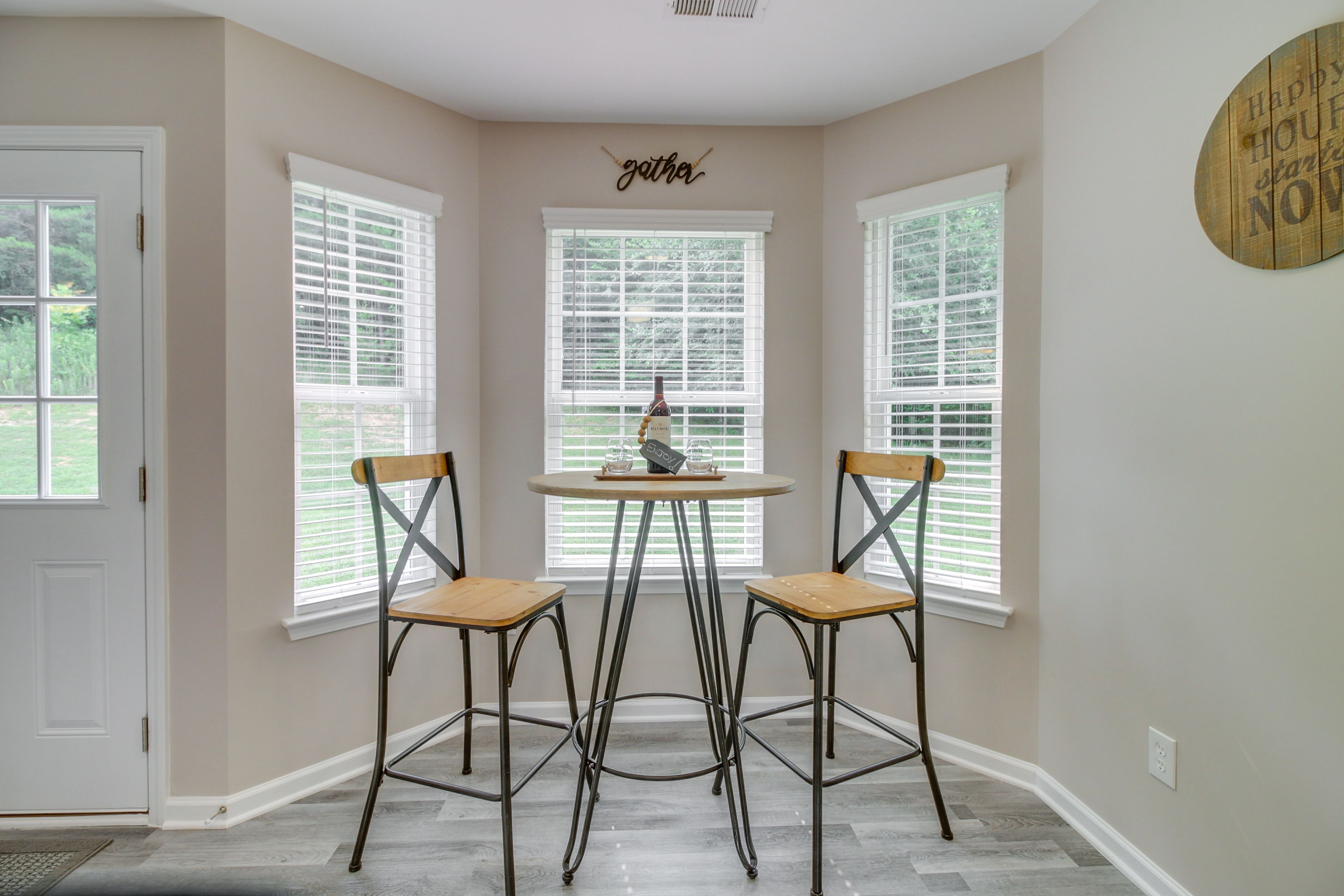 Additional Dining Area | Dining Table
