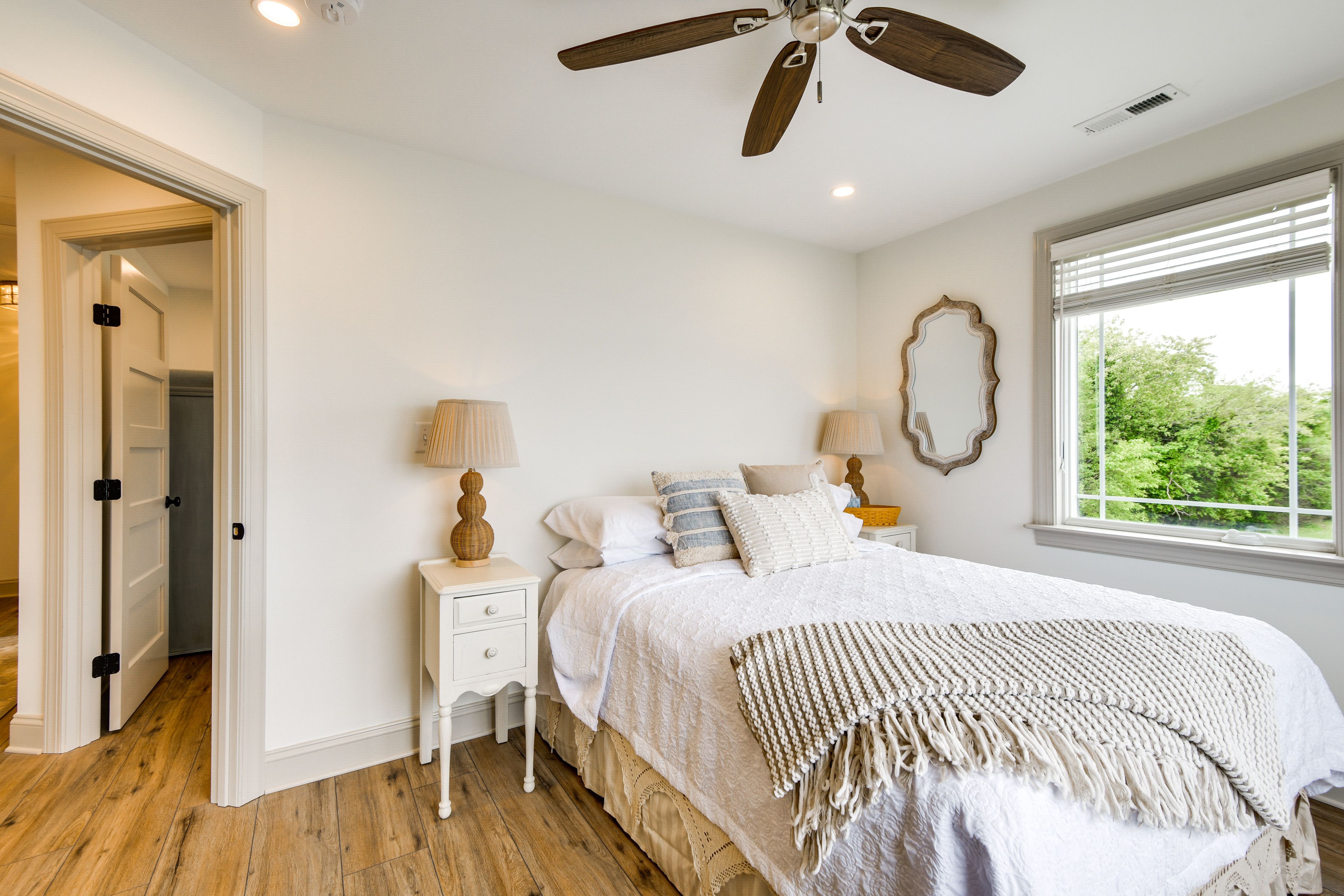 Bedroom 3 | Queen Bed