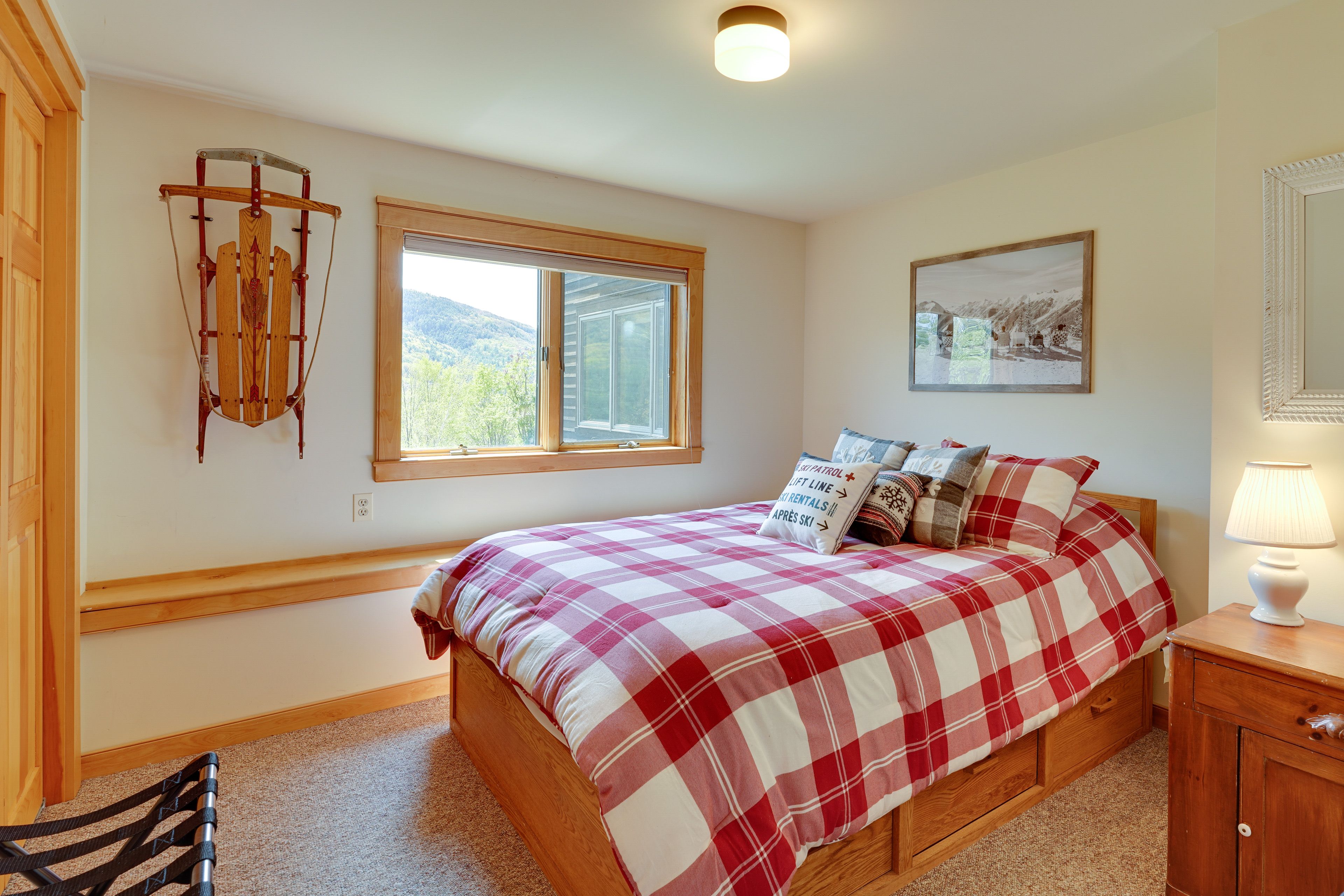 Bedroom 2 | Queen Bed