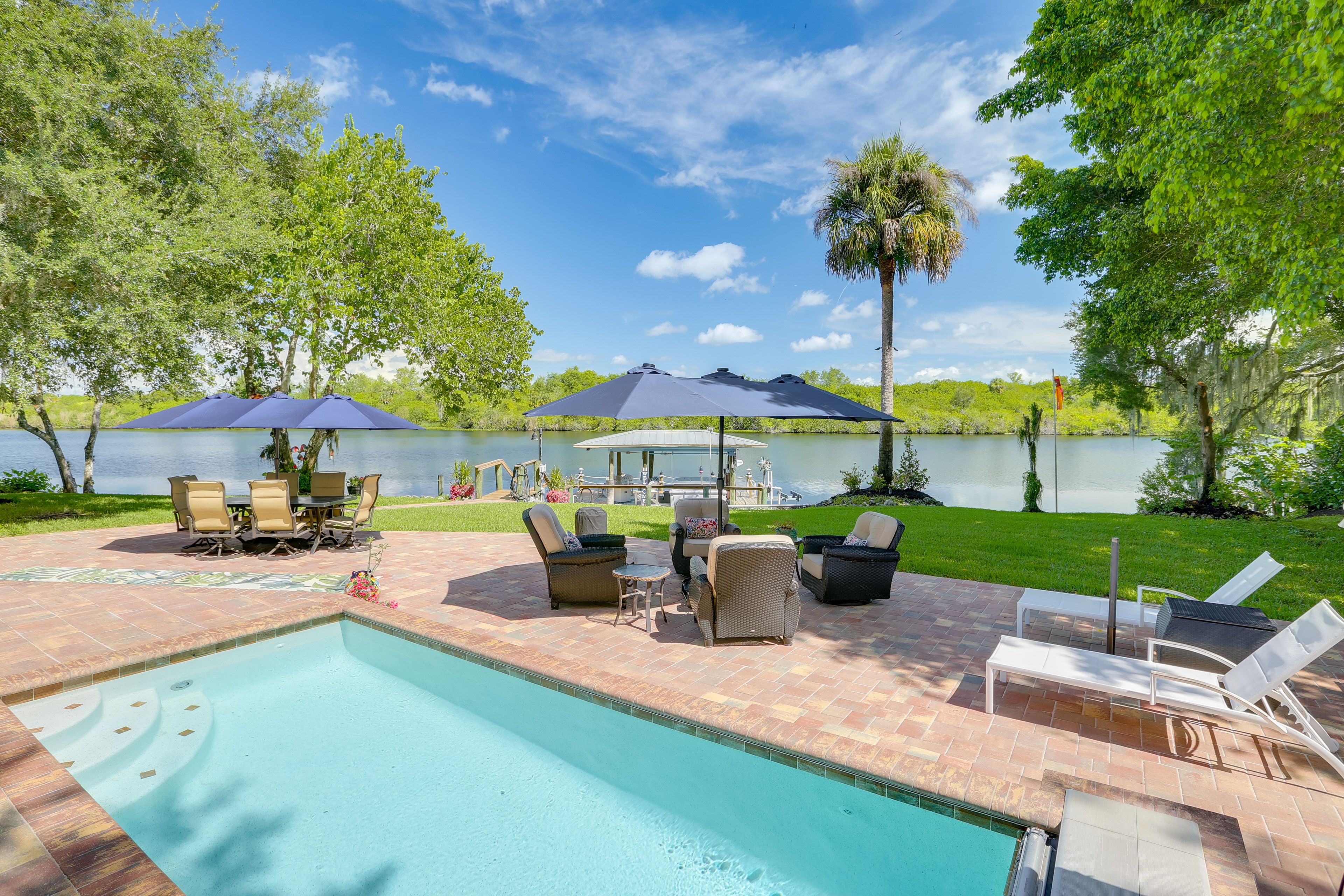 Fort Denaud Vacation Rental | Studio | 1BA | 450 Sq Ft | 1 Step to Enter