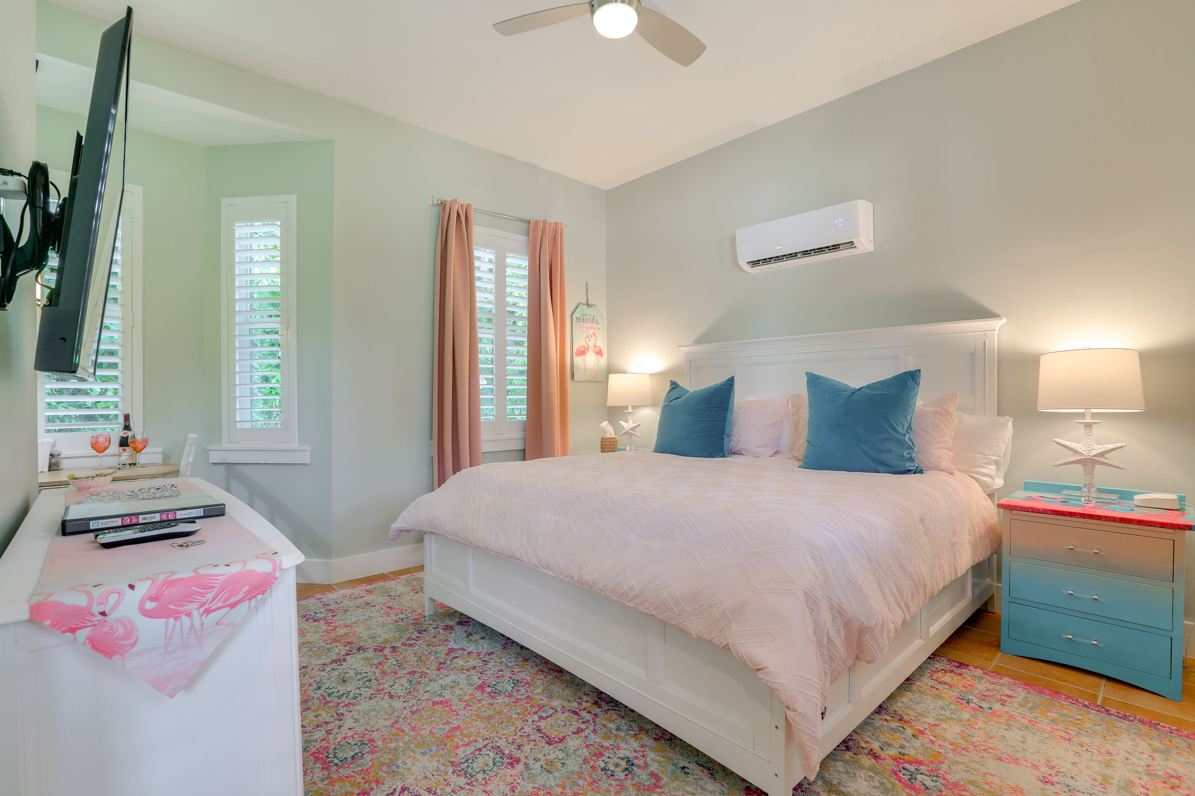 Studio | King Bed | Smart TV