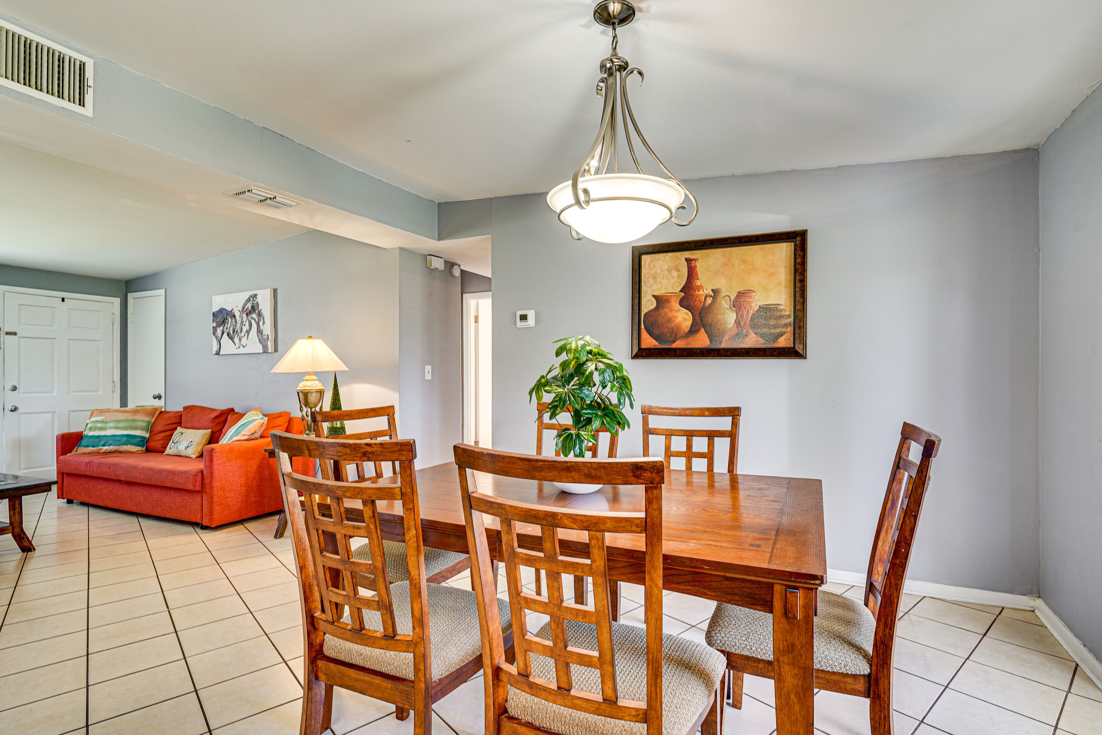 Dining Area | Dishware & Flatware Provided