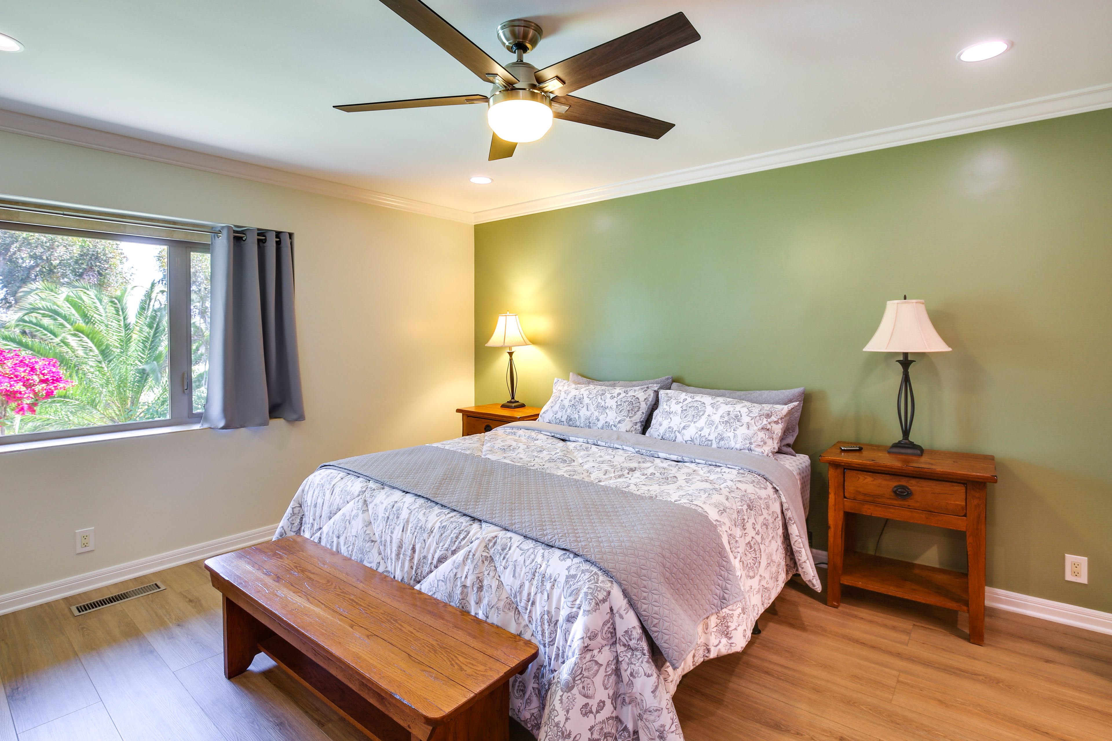 Bedroom 1 | King Bed | En-Suite Bathroom