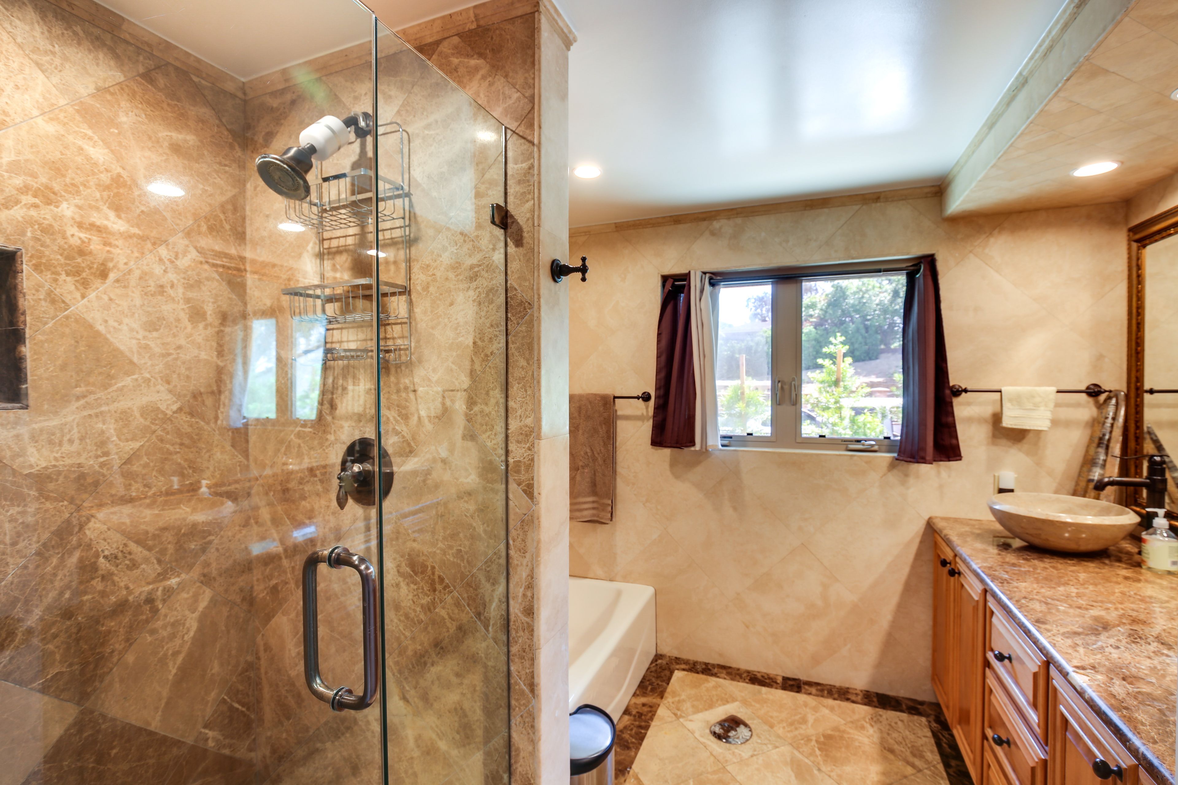 Full Bath | Complimentary Toiletries