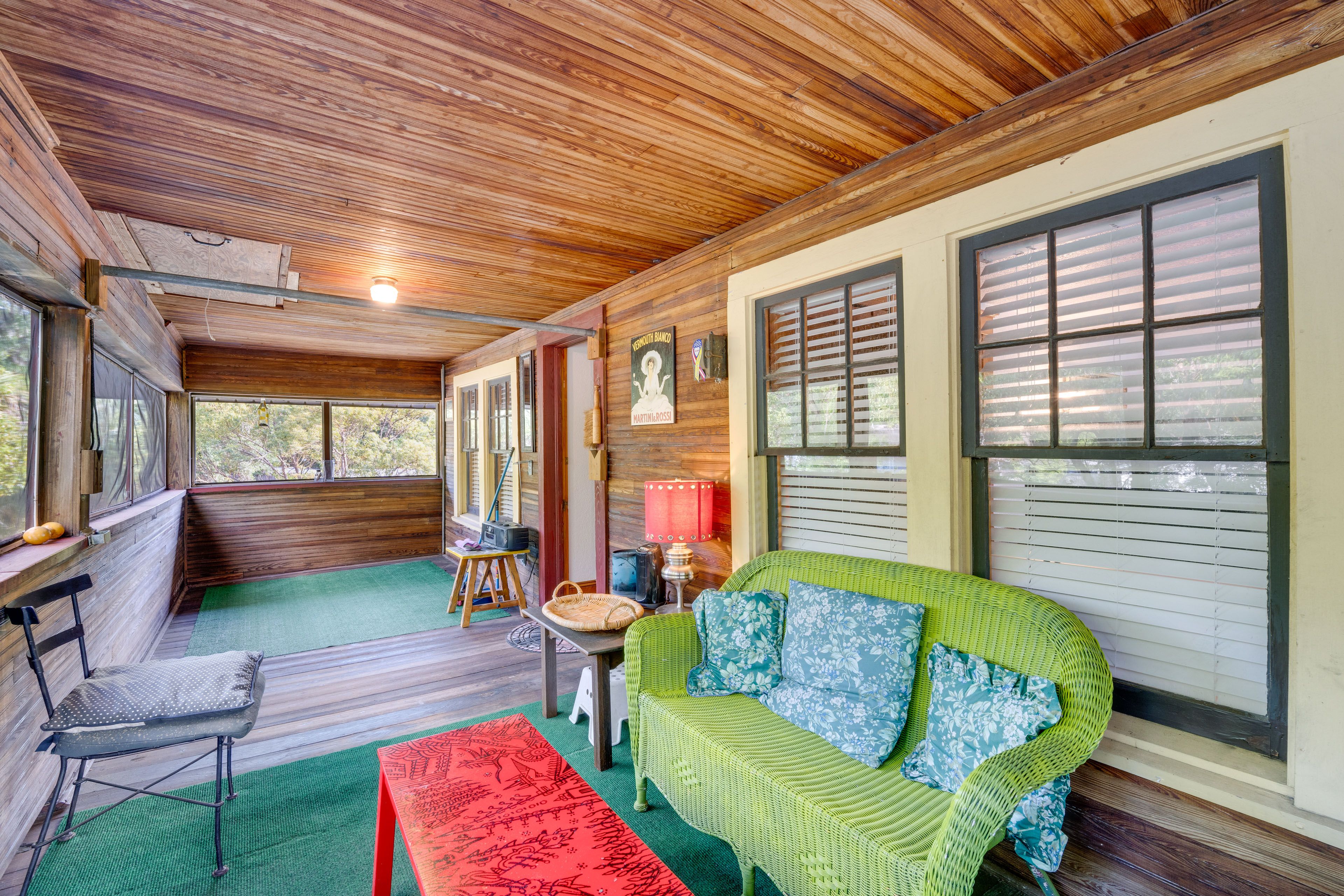 Screened-In Balcony