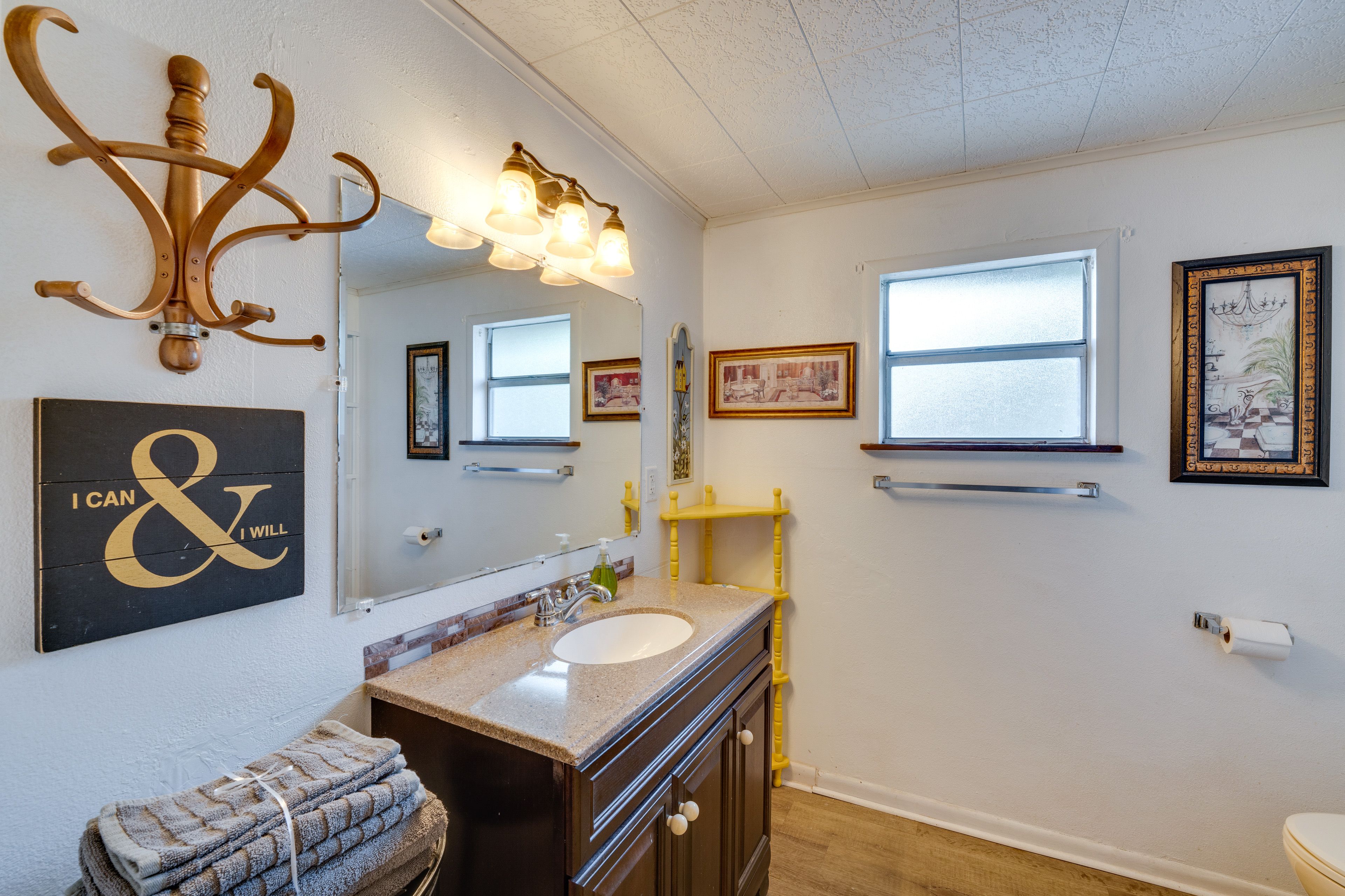 Full Bathroom | Complimentary Toiletries | Hair Dryer | Towels Provided