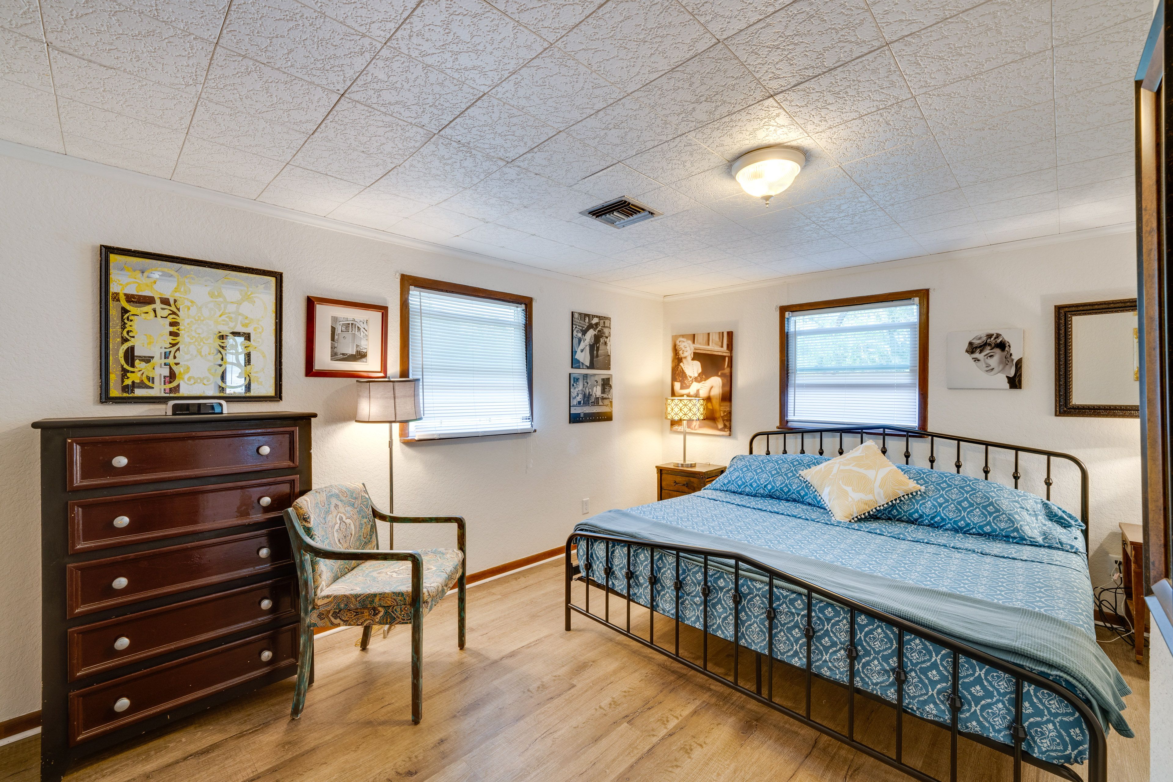 Bedroom 1 | King Bed | Linens Provided