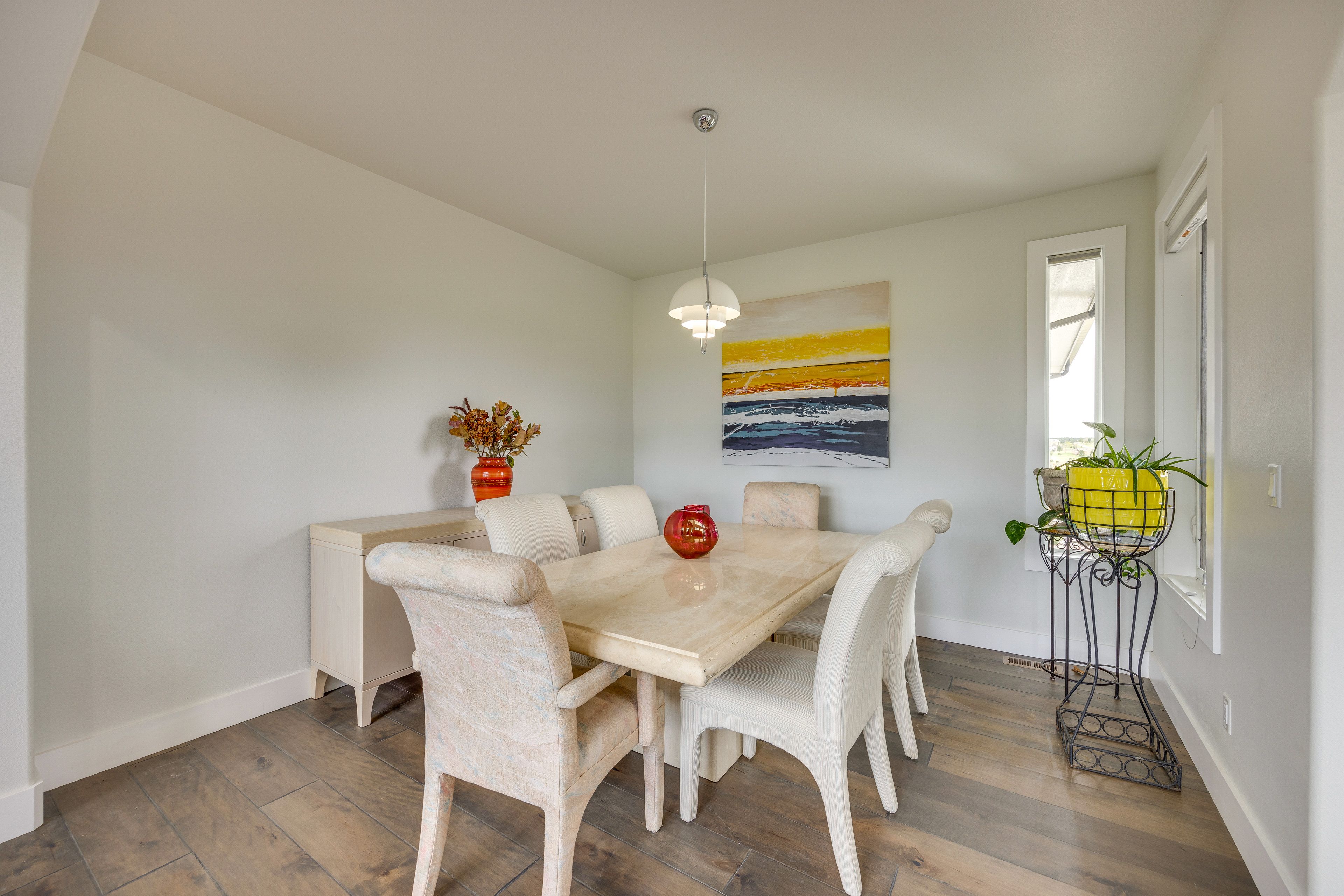 Dining Area | Dishware & Flatware