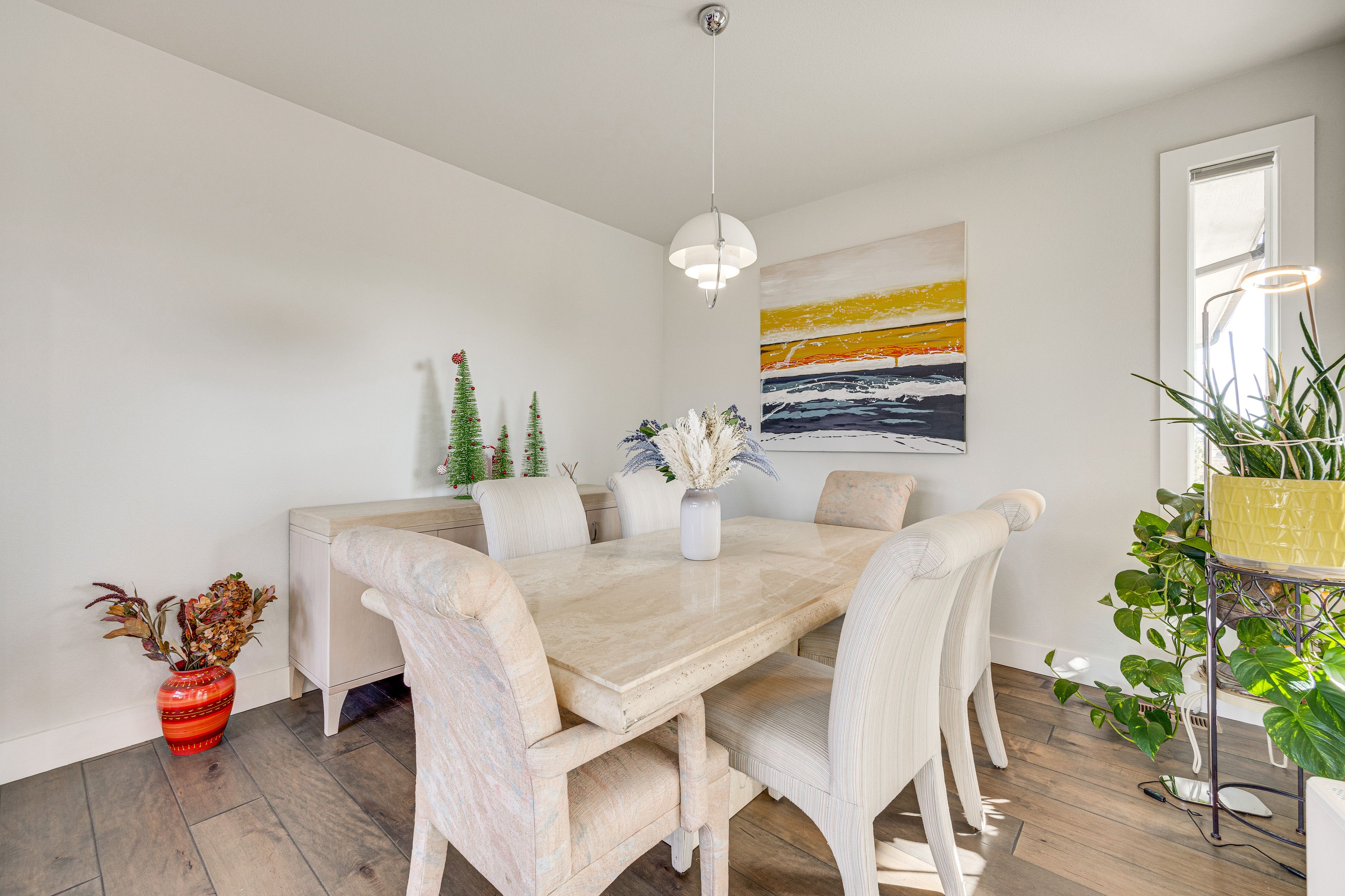 Dining Area | Dishware & Flatware