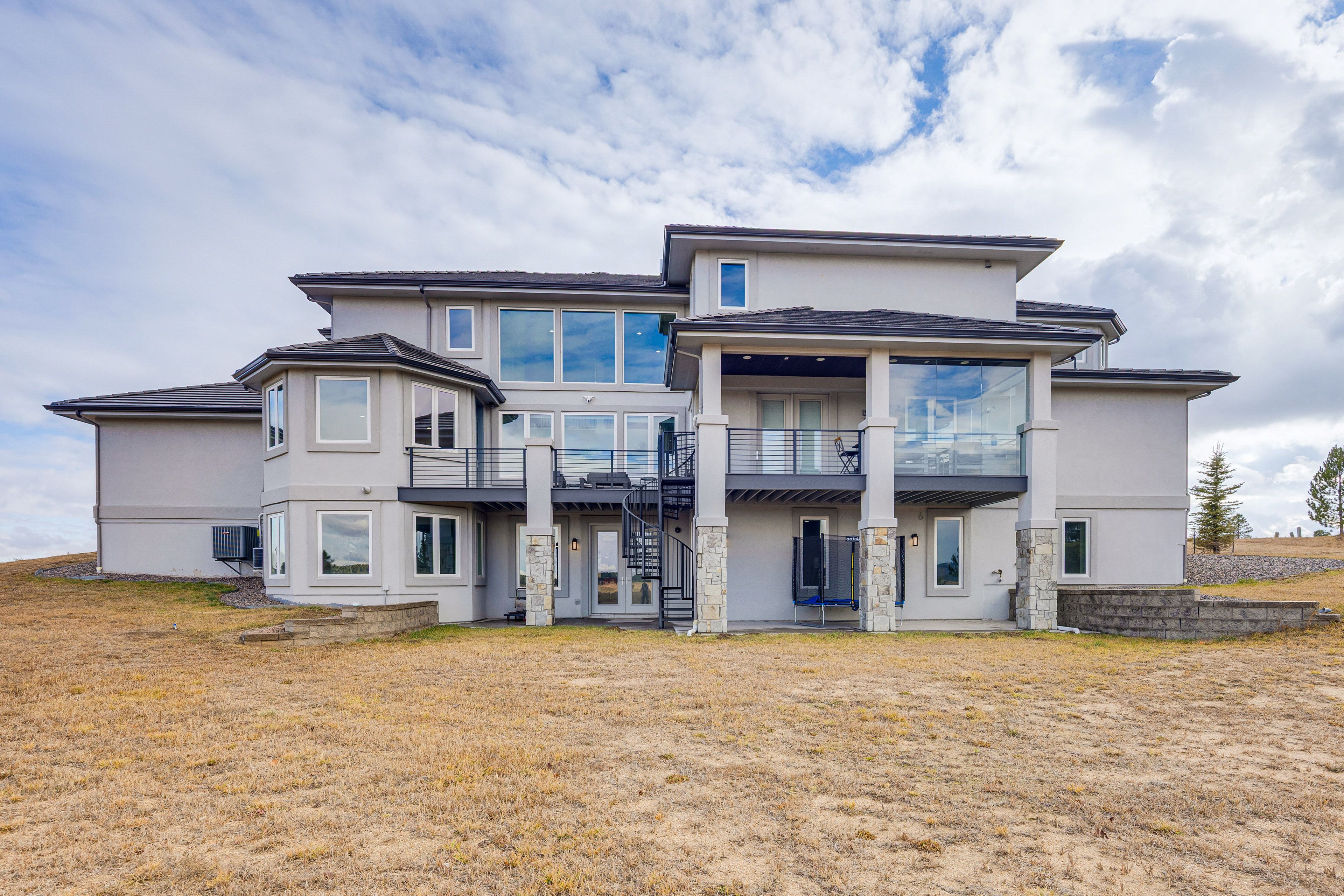 Back Exterior | Yard