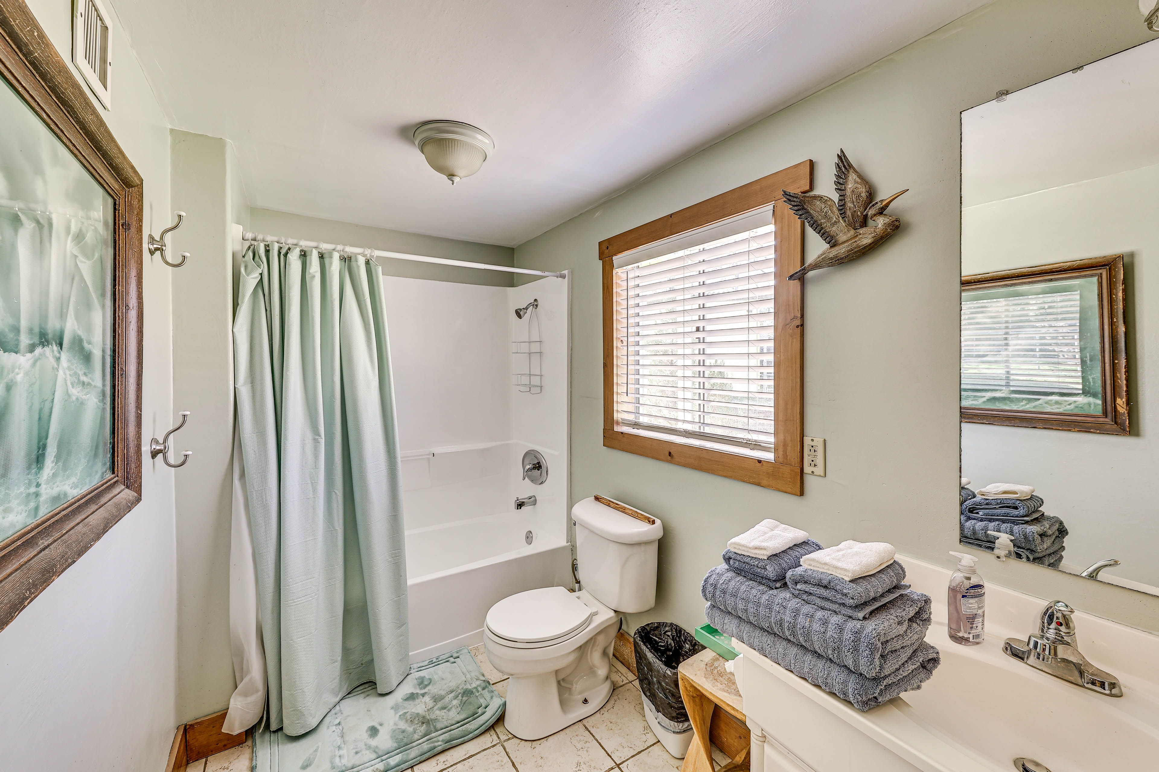 Full Bathroom | 1st Floor