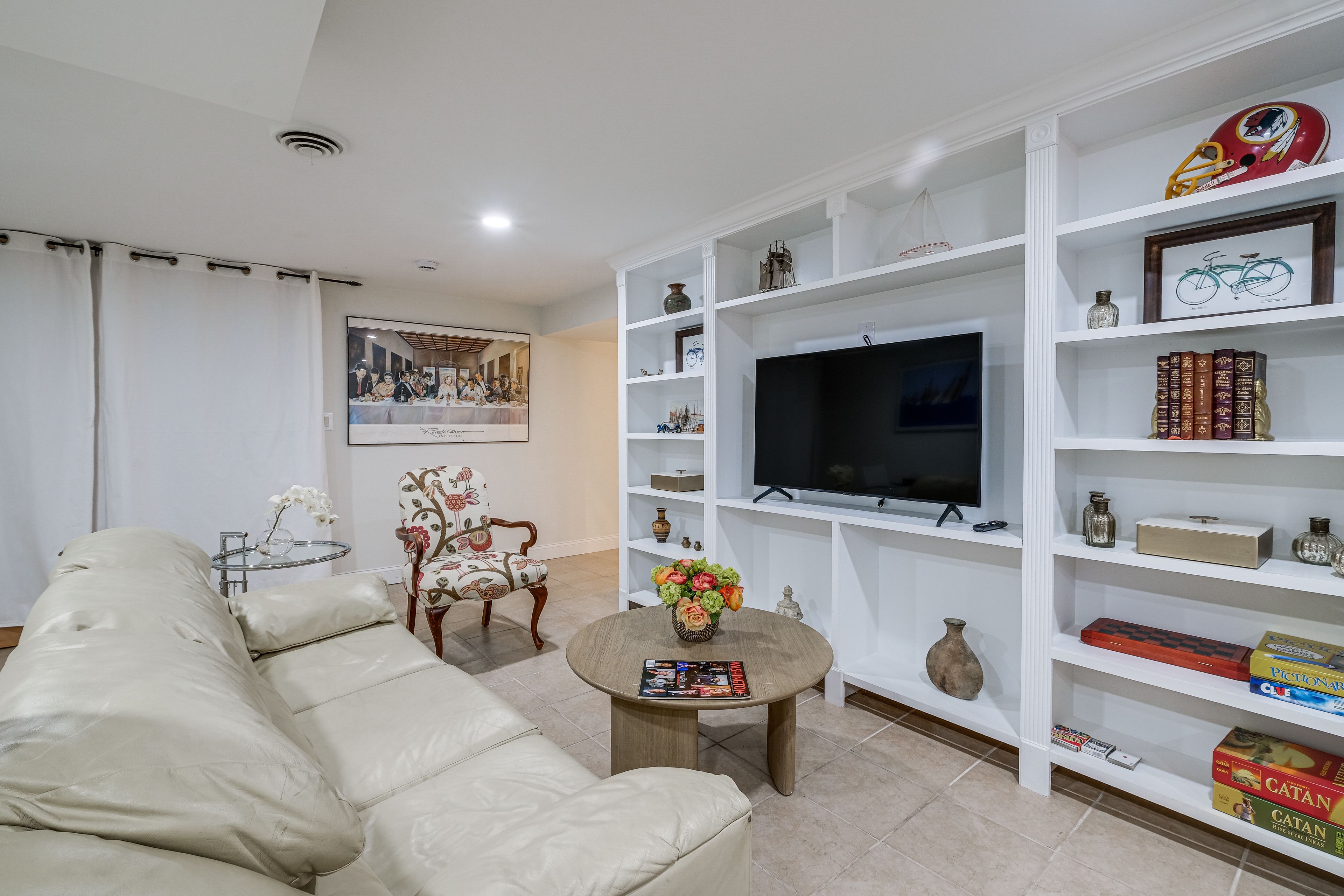 Springfield Vacation Rental | 2BR | 1BA | 1,050 Sq Ft | Stairs Required