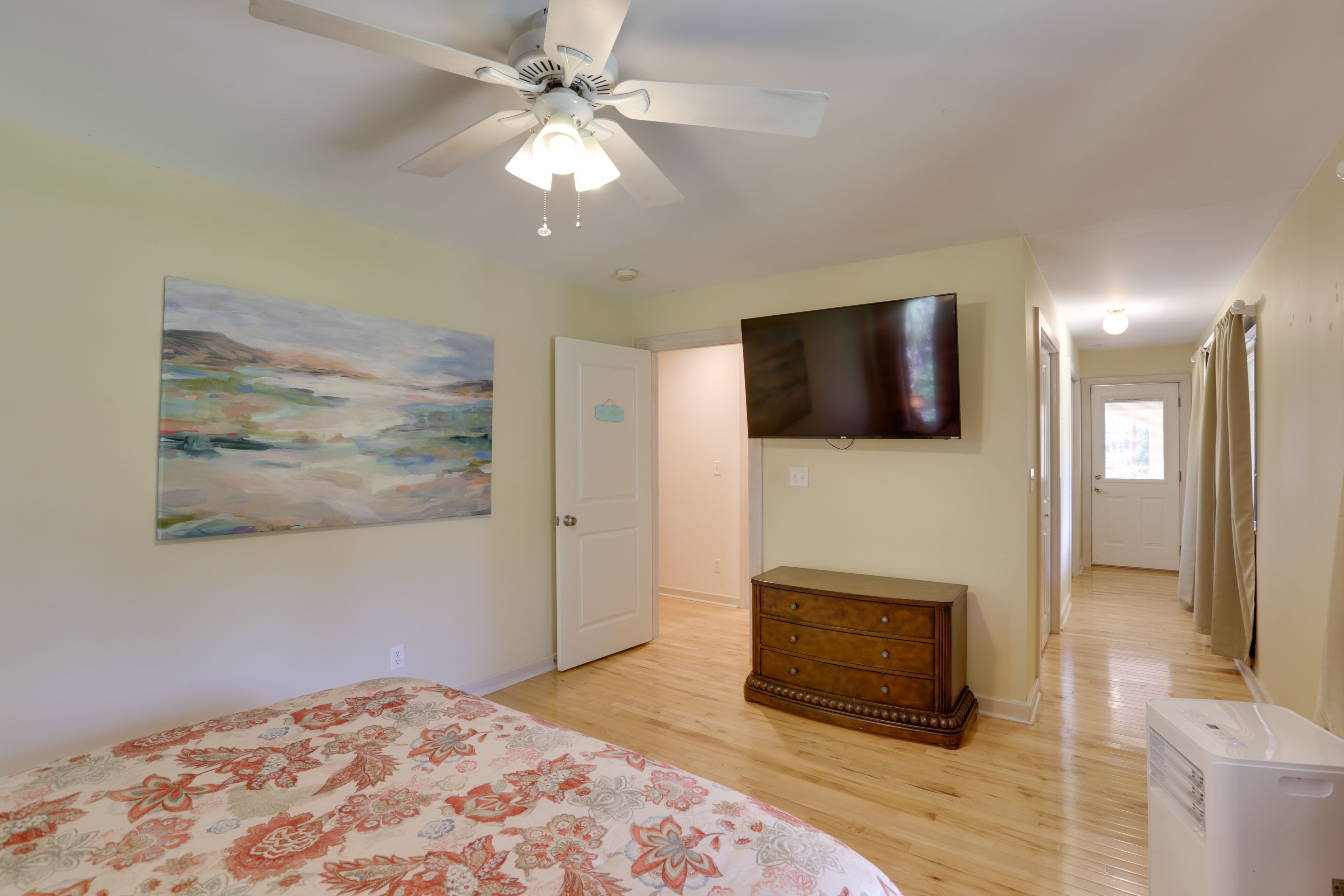 Bedroom 5 | Queen Bed