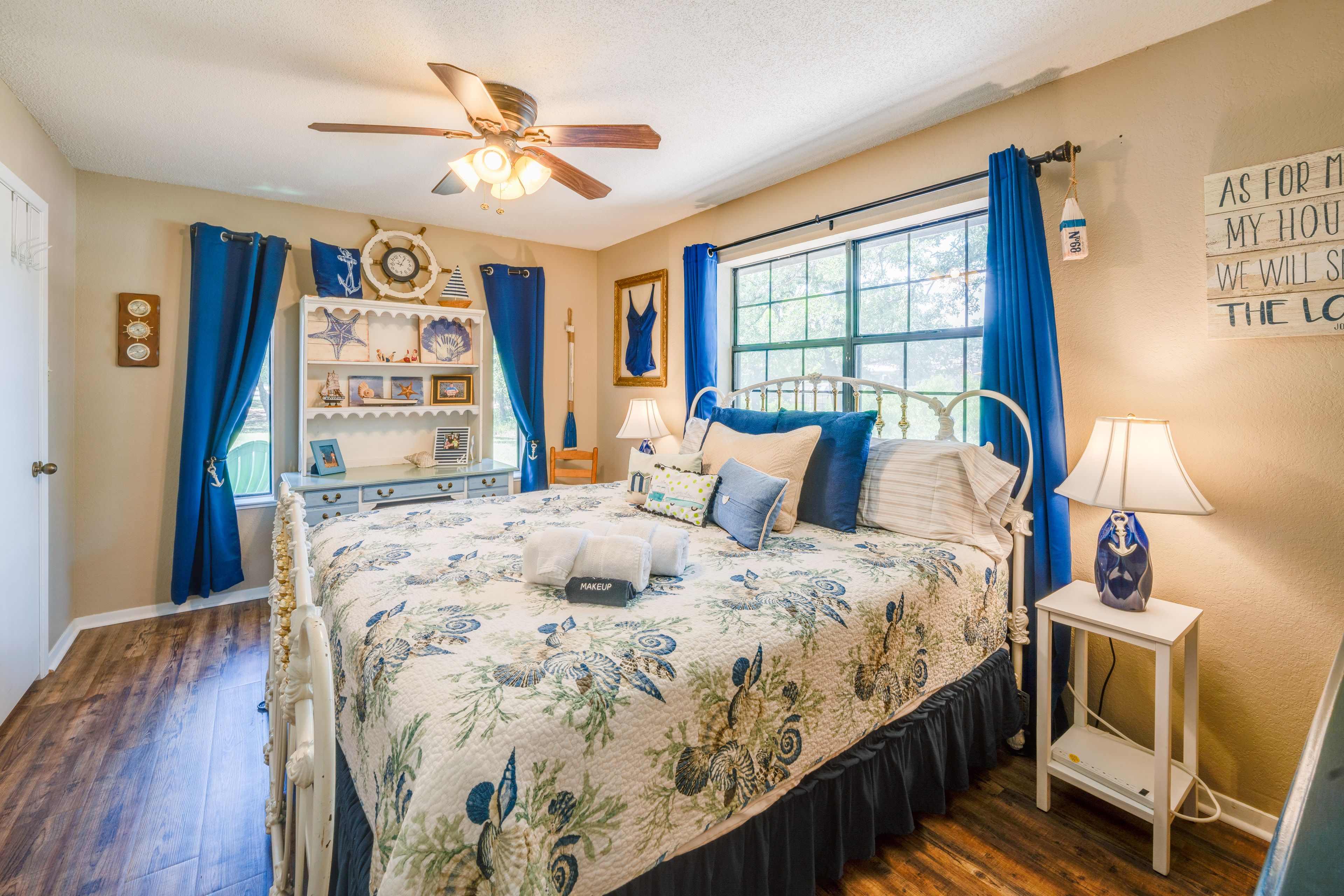 Bedroom 1 | King Bed