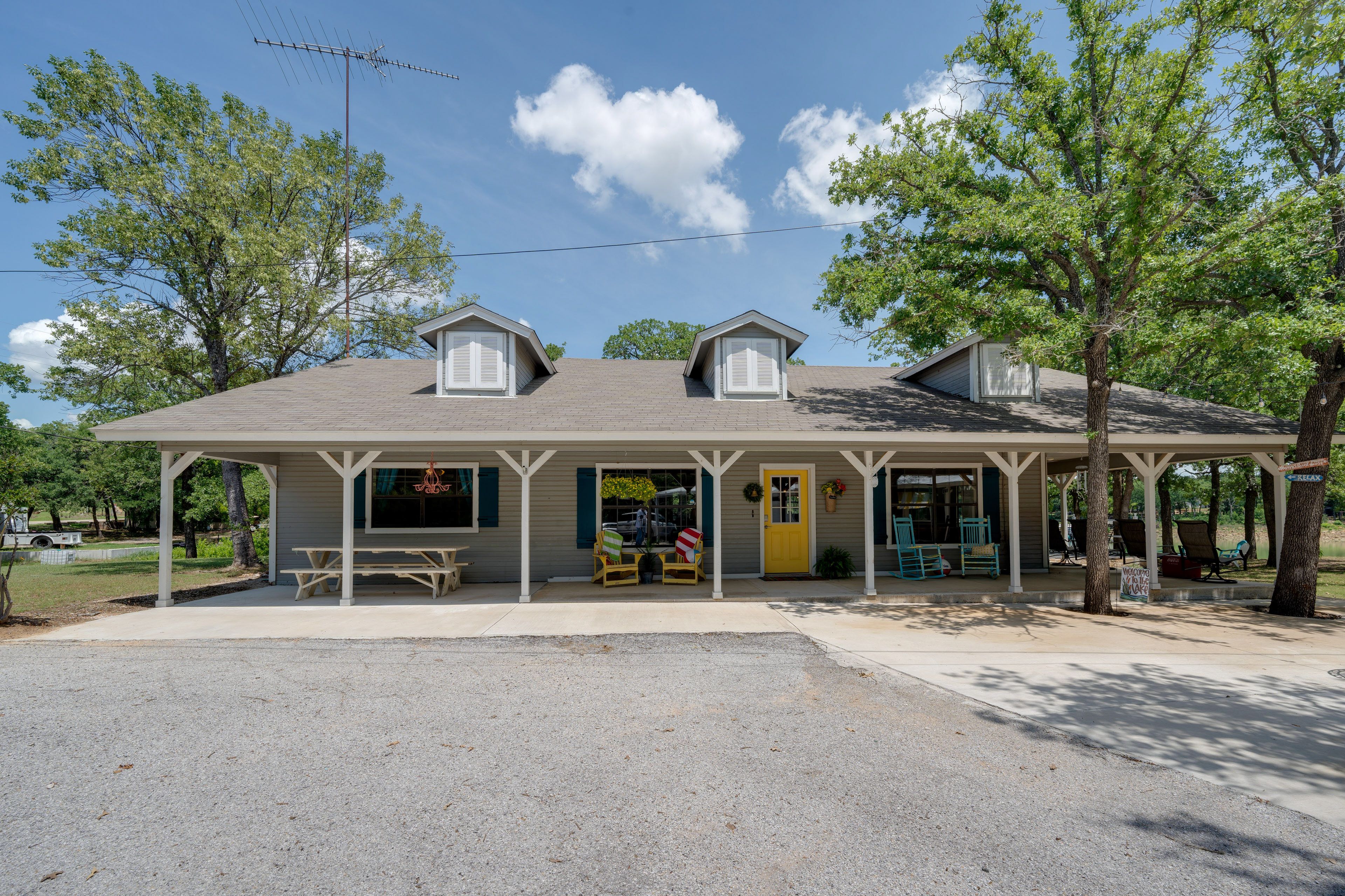 Main House Exterior | Parking | Driveway (6 Vehicles)
