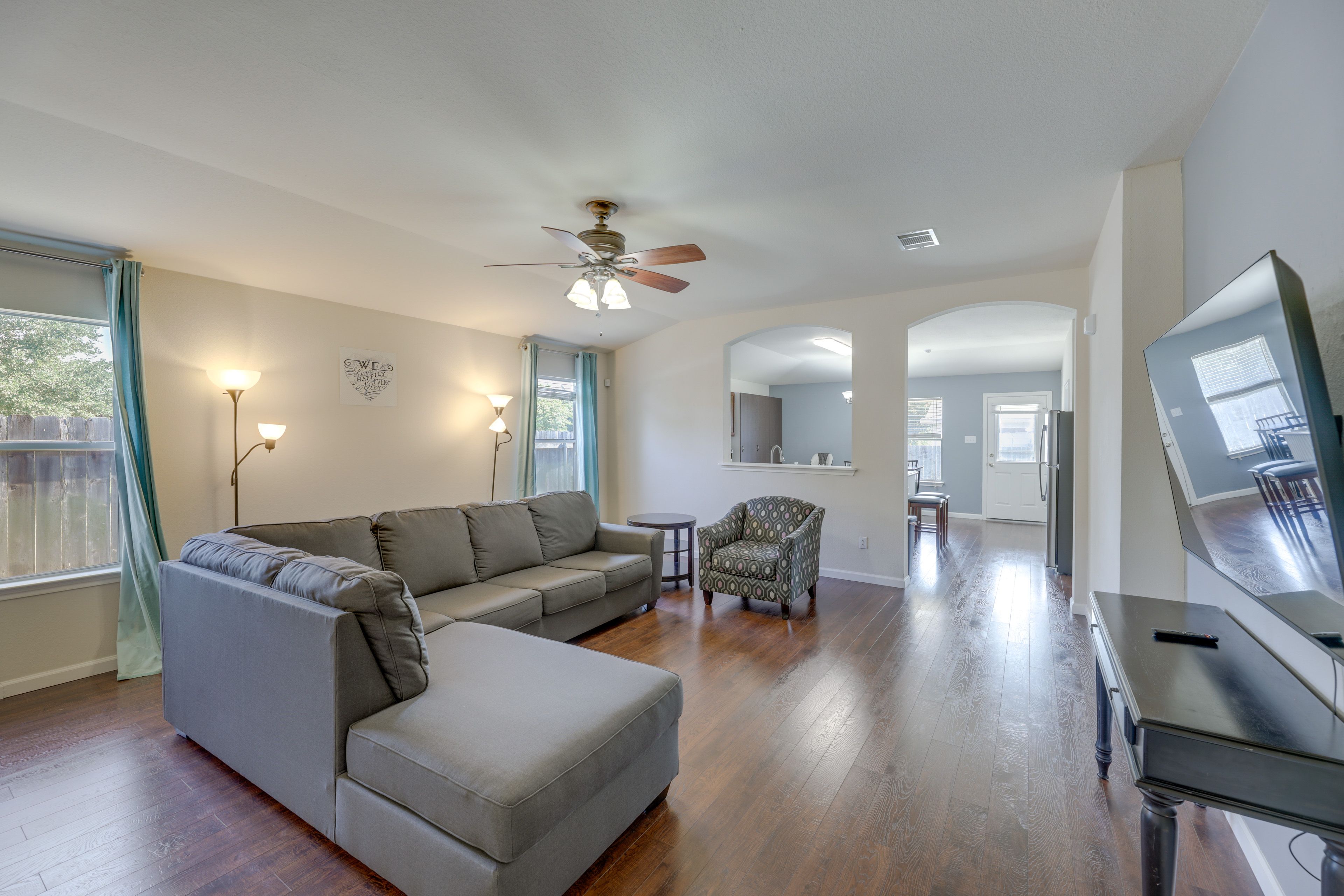 Elgin Vacation Rental | 4BR | 2BA | 2 Small Steps Required | 1,904 Sq Ft