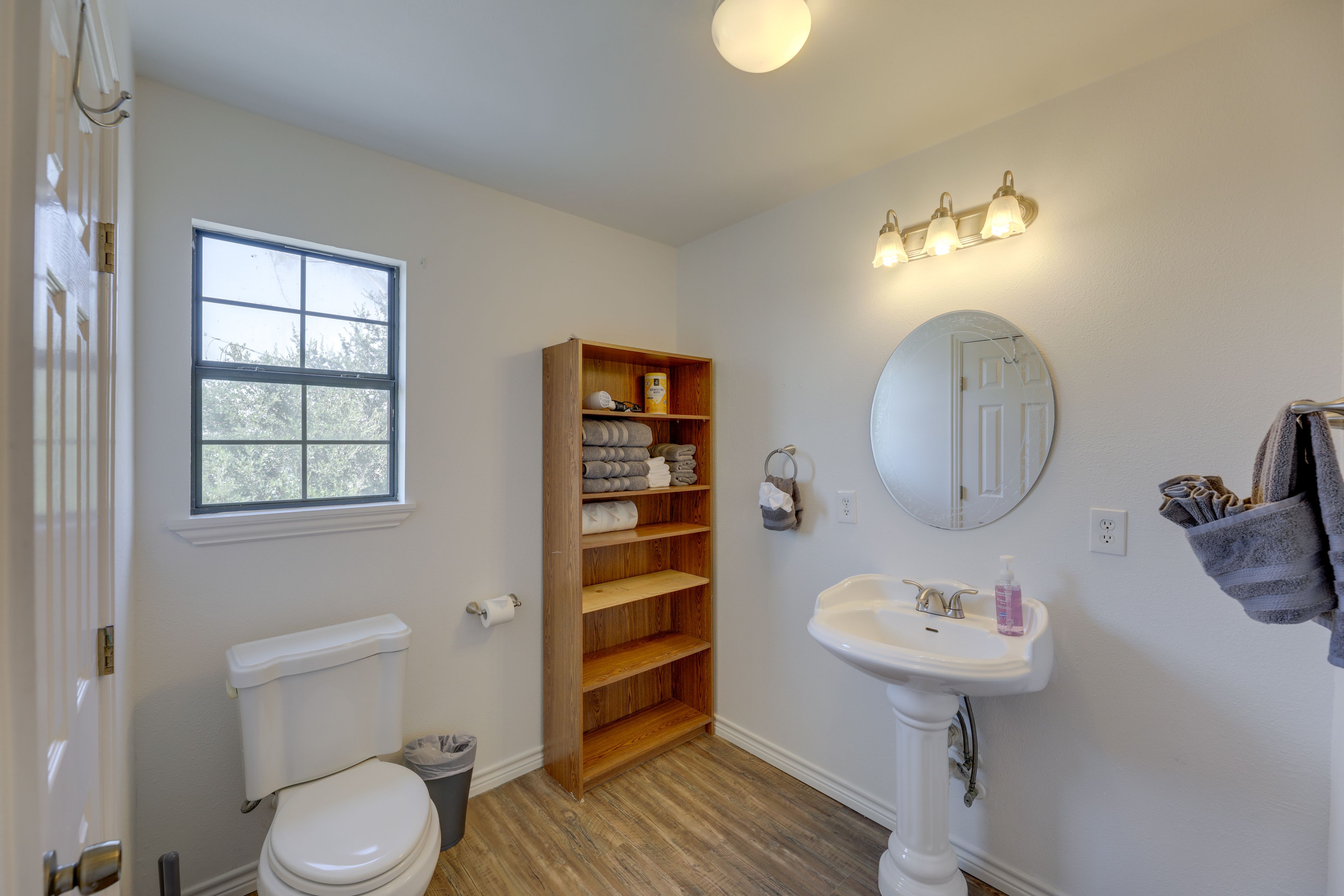 Full Bathroom